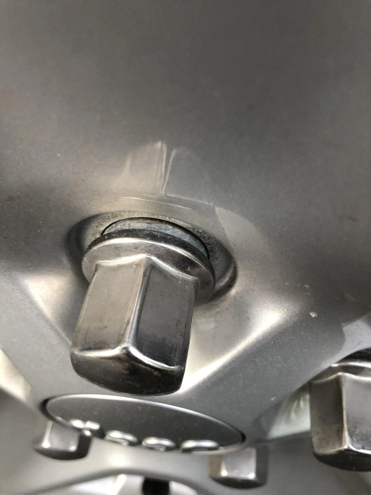 Jeep Gladiator Lug nut question (Sport S) D44C7711-6D46-4A46-A1C8-B2BB41DC3D75