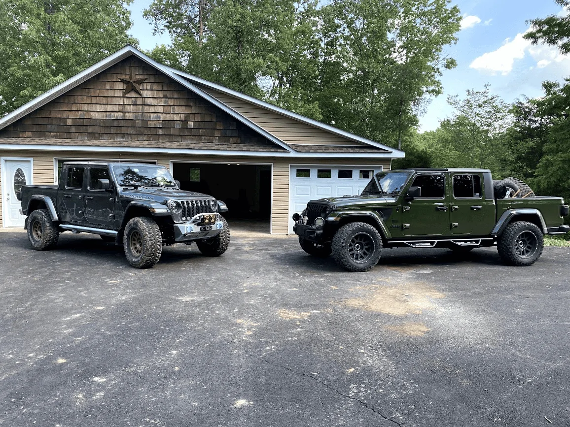 Jeep Gladiator Jeeps Parking Next To Jeeps 1621816726659