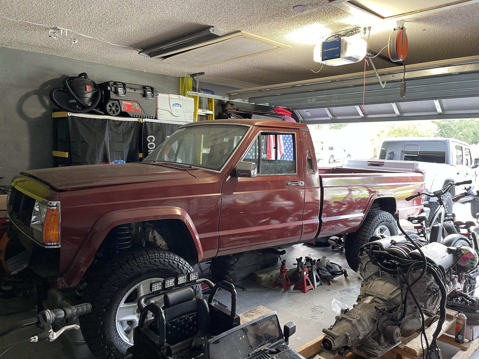 Jeep Gladiator Show Me Your Garage D7F6C4C9-5F45-45D0-8168-BFECFFA21326