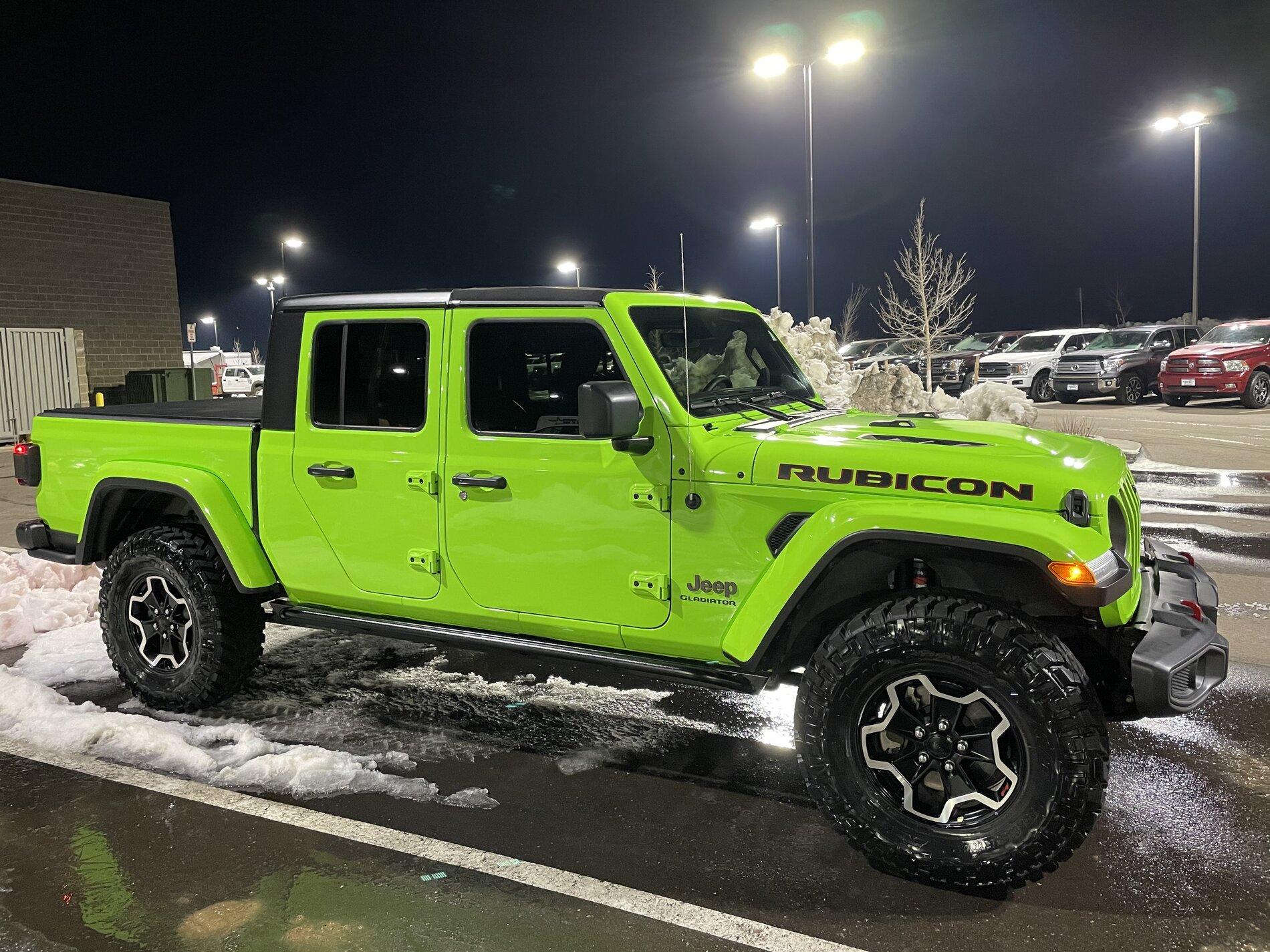 Jeep Gladiator 2021 Acid Green Ecodiesel Rubicon 5k miles 227B0414-BBEE-4806-82E9-32FB129B0C87