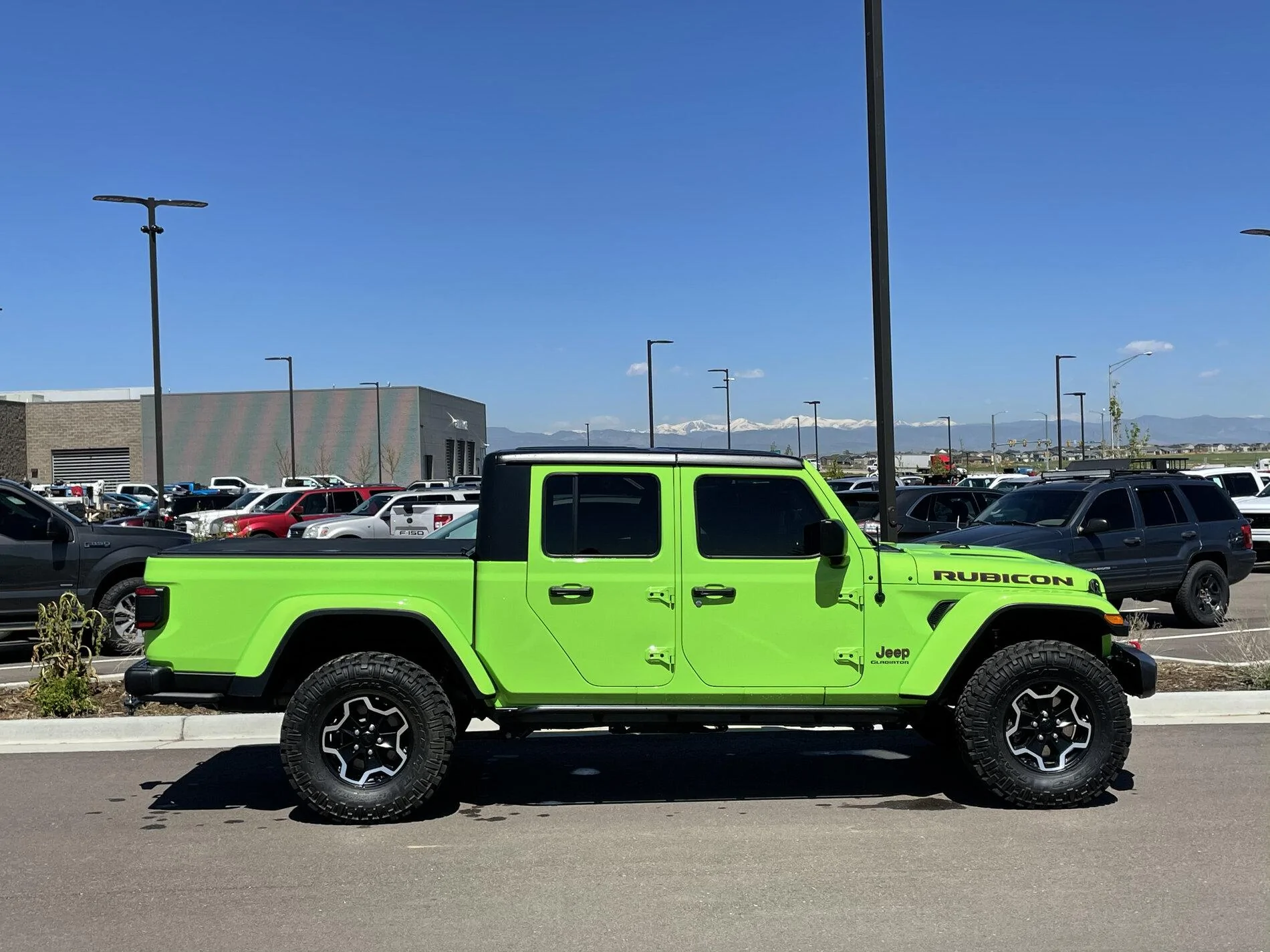 Jeep Gladiator 2021 Acid Green Ecodiesel Rubicon 5k miles 598FB4FD-A039-41AD-89CF-38CFC36D36D9