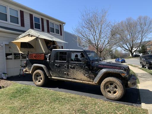 Jeep Gladiator RTT vs "Adventure" trailer JTRD Tent01