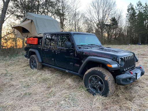 Jeep Gladiator RTT vs "Adventure" trailer JTRD Tent02