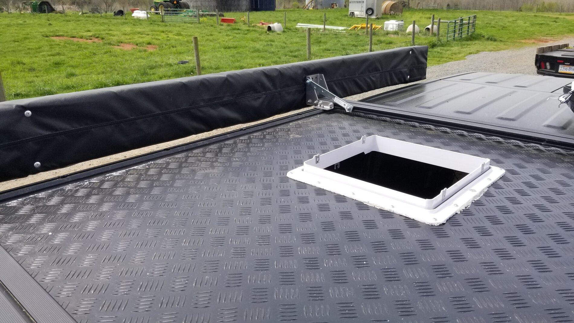 Jeep Gladiator Topper fan install 20210417_135830