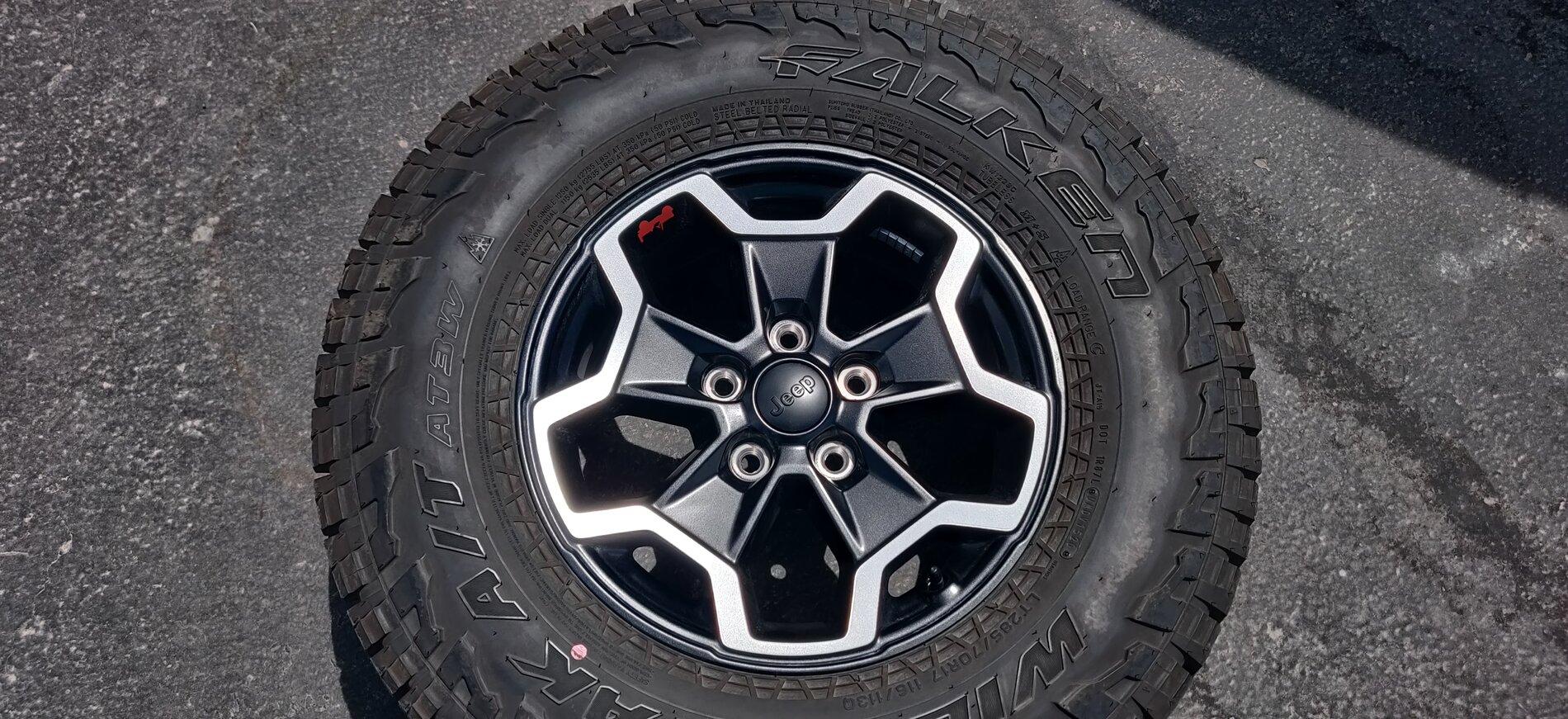 Jeep Gladiator 5 oem rubicon wheels with falken wild peak tires IMG_20210522_123547
