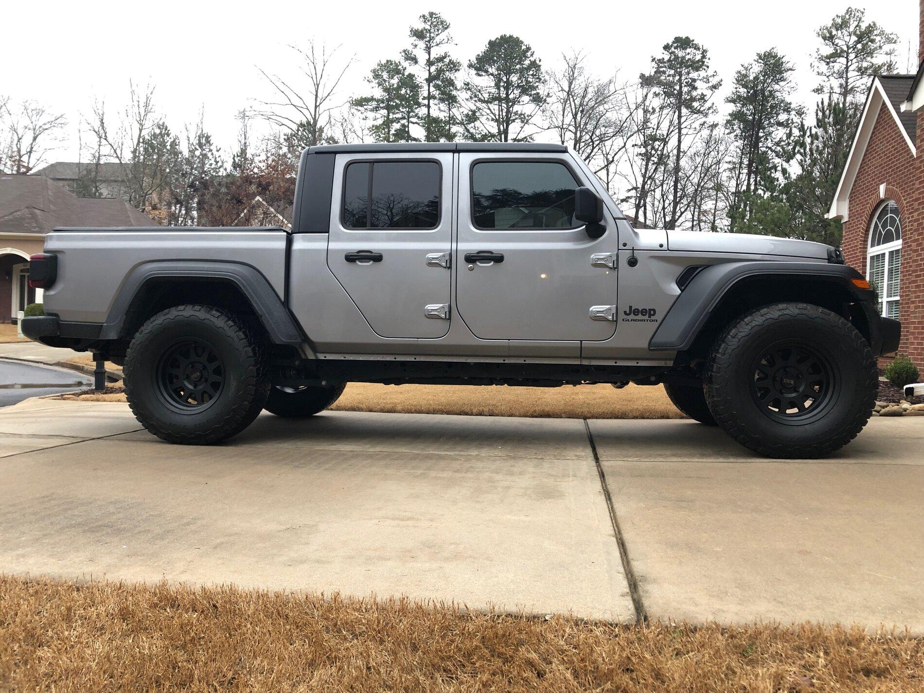 Jeep Gladiator Lets see those 17" RIMS ! 07C6C32C-3CC6-41F2-BDA7-C0268A837772