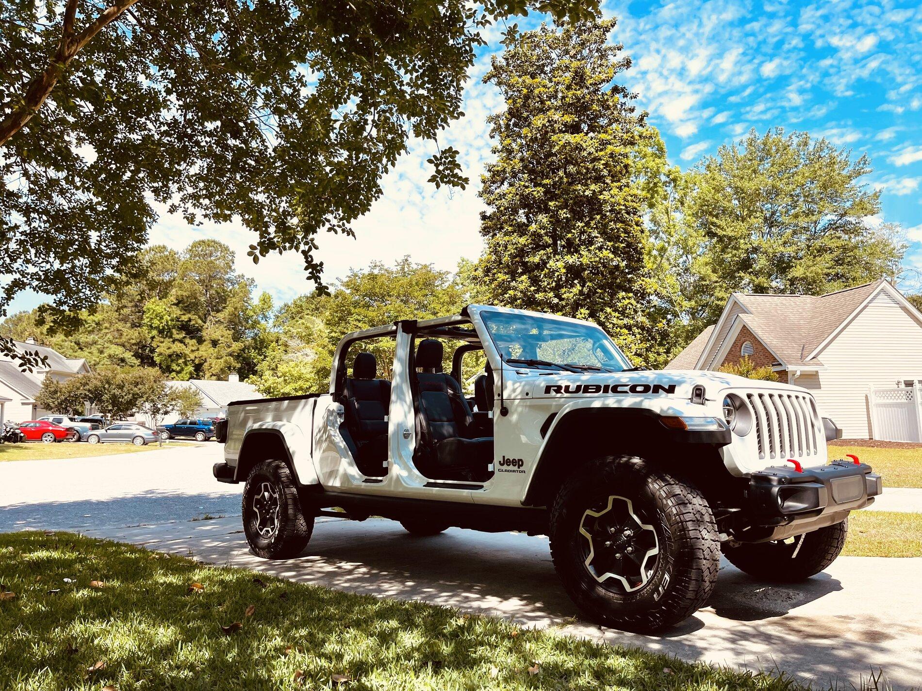 Jeep Gladiator BRIGHT WHITE Gladiator JT Club Jee