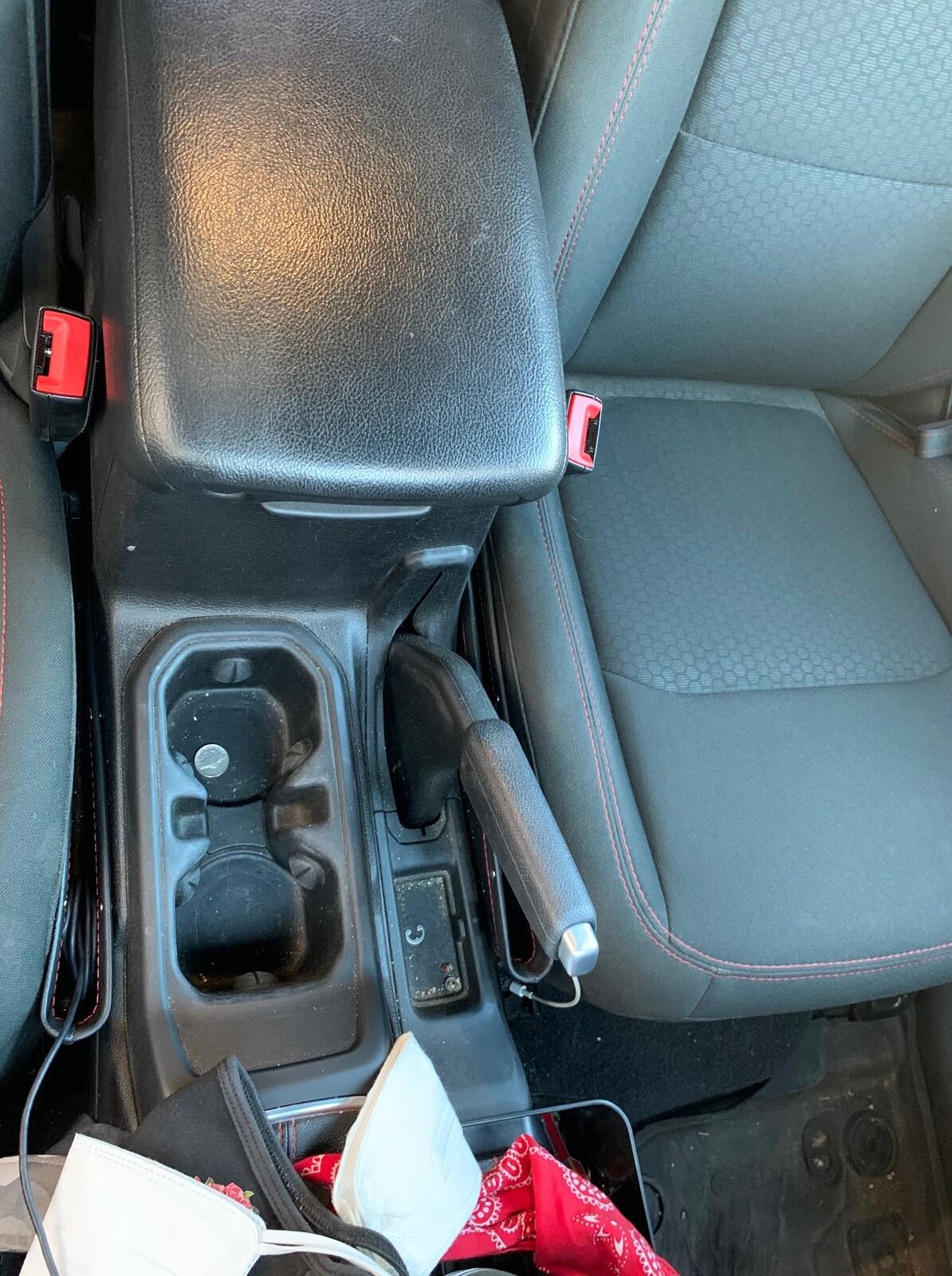 Jeep Gladiator UPDATE RECOVERED HELP dropped key under console js8eKx
