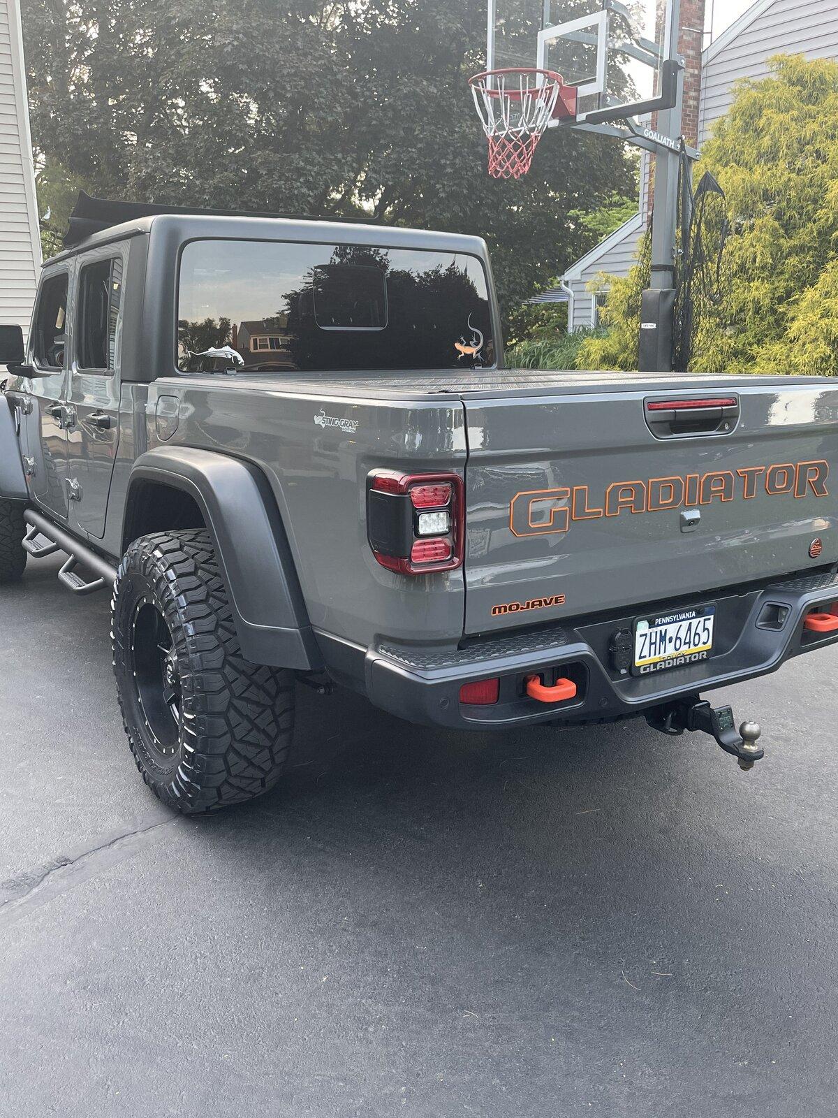 Jeep Gladiator 2021 gladiator mojave ECF1A627-818B-4BF9-B312-D4FE066FF436