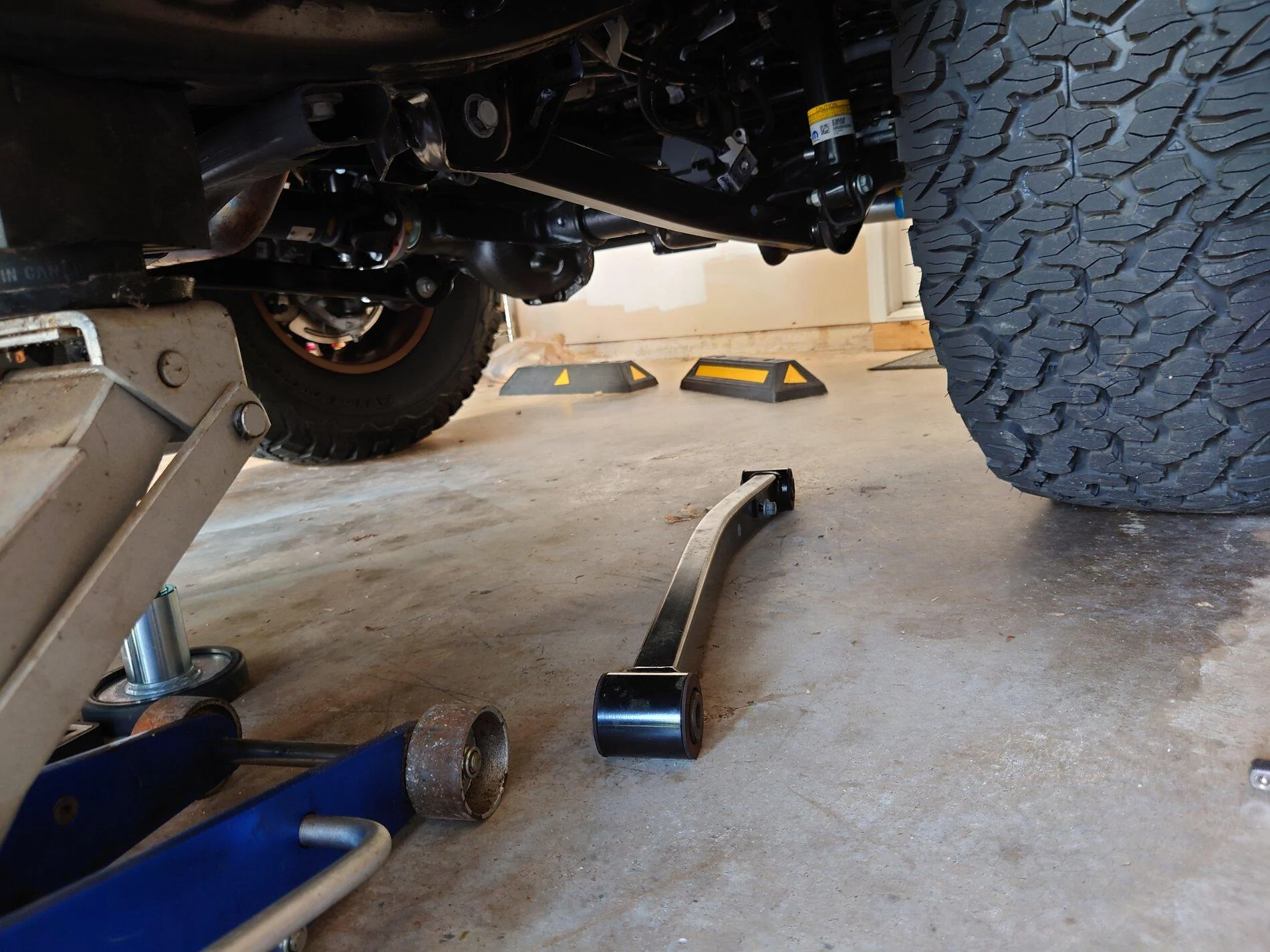 Jeep Gladiator Lower Control Arm Install Method? DSC_0468