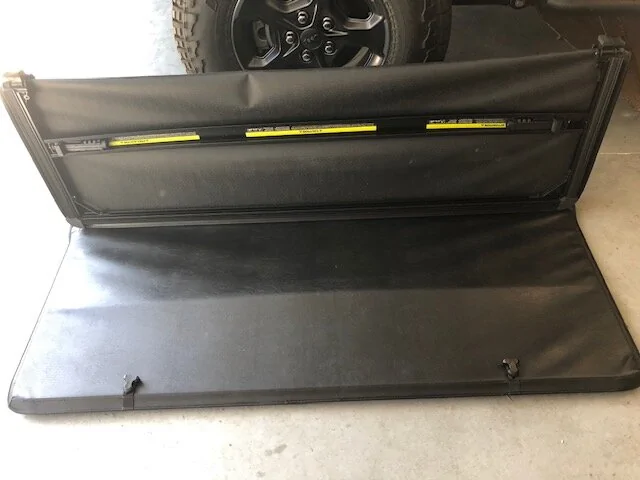 Jeep Gladiator Mopar Soft Fold-Up Tonneau Bed Cover for 20-21 Jeep Gladiator JT IMG_0229