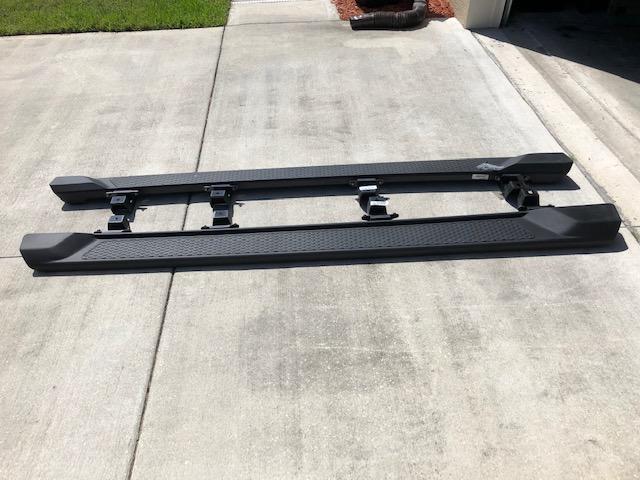 Jeep Gladiator Mopar 82215608 Side Steps for 20-21 Jeep Gladiator JT for sale $250 IMG_0225