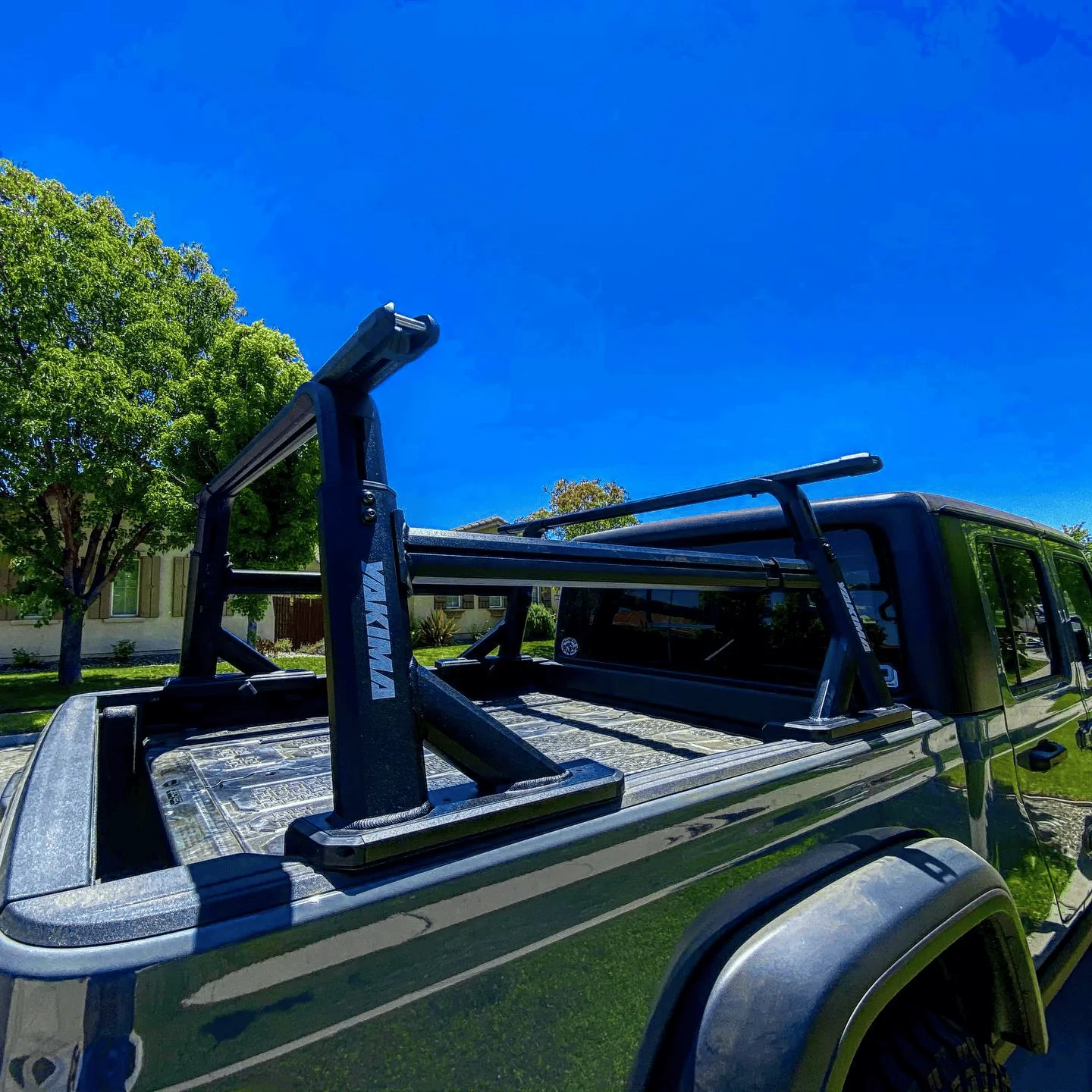 Jeep Gladiator Yakima Overhaul HD panding pads causing deflection in bed rails 1622044721830
