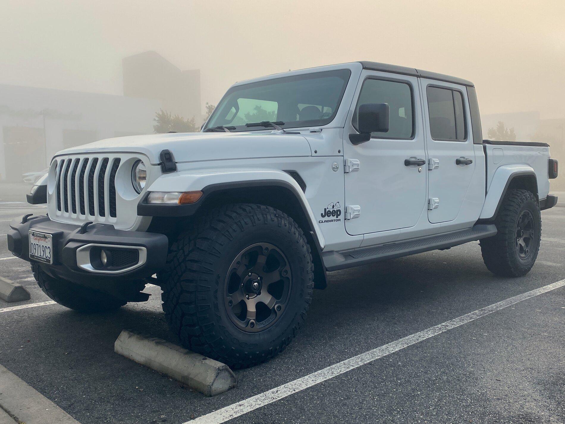 Jeep Gladiator Lets see those 17" RIMS ! 2754F375-5EBA-40D7-8009-A821A4493D32