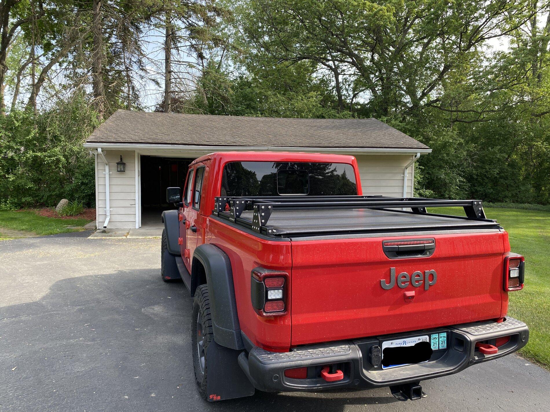 Jeep Gladiator Bed cover with rack Rear_Rack