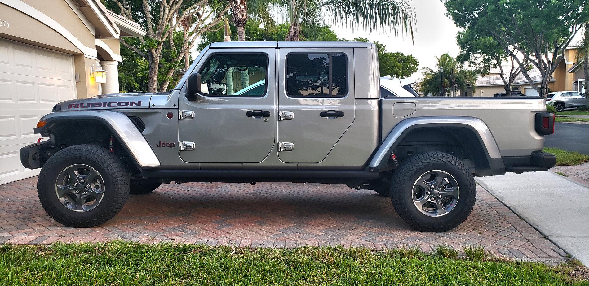 Jeep Gladiator MOPAR VS IRON ROCK LIFT 20210525_195913