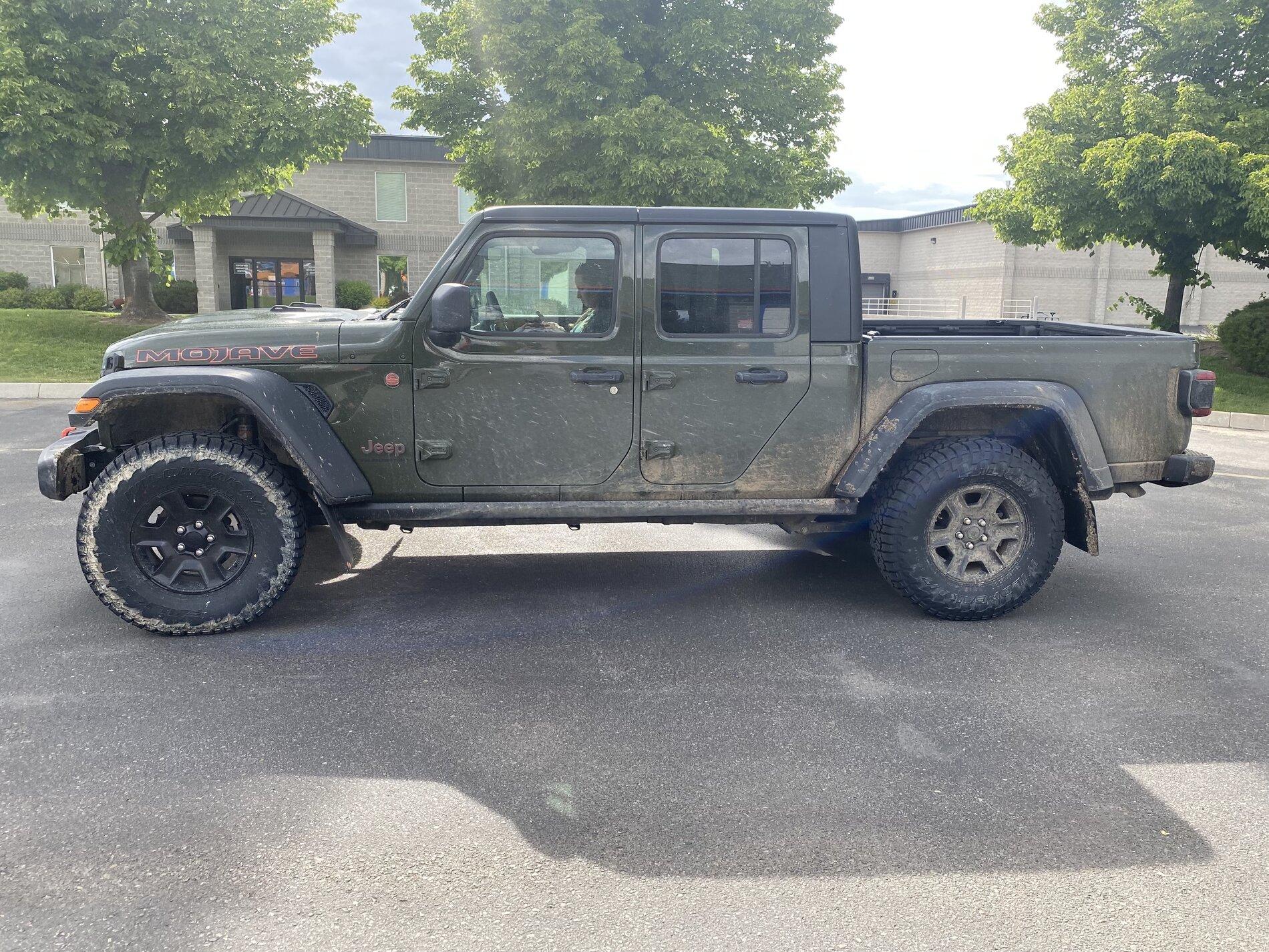 Jeep Gladiator Jeremy's 2021 Mojave E679B8EF-14CC-4B18-BE64-0558F5D876FB