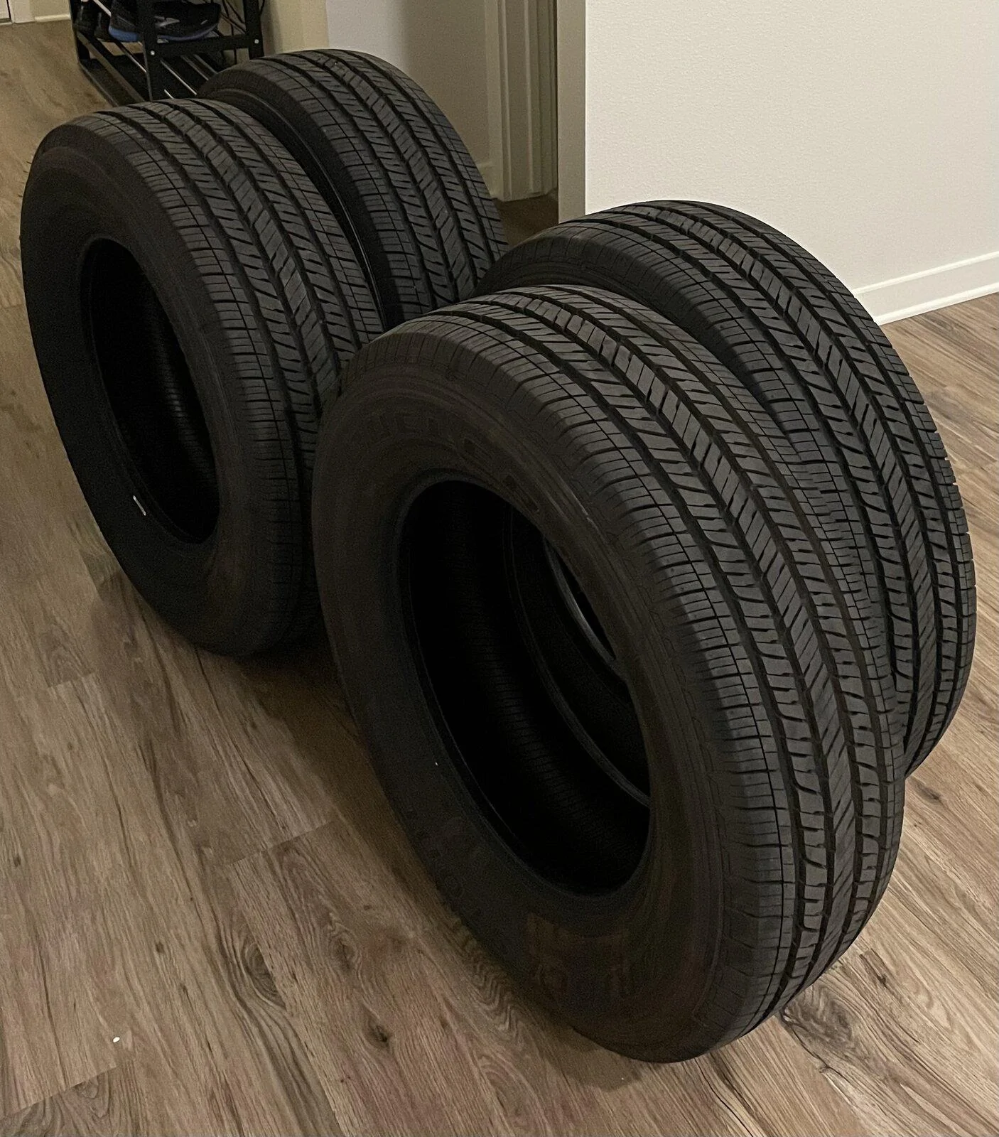 Jeep Gladiator Bridgestone 255/70r18 D59689AB-E6F9-478B-BB5C-5D693B73CF8C