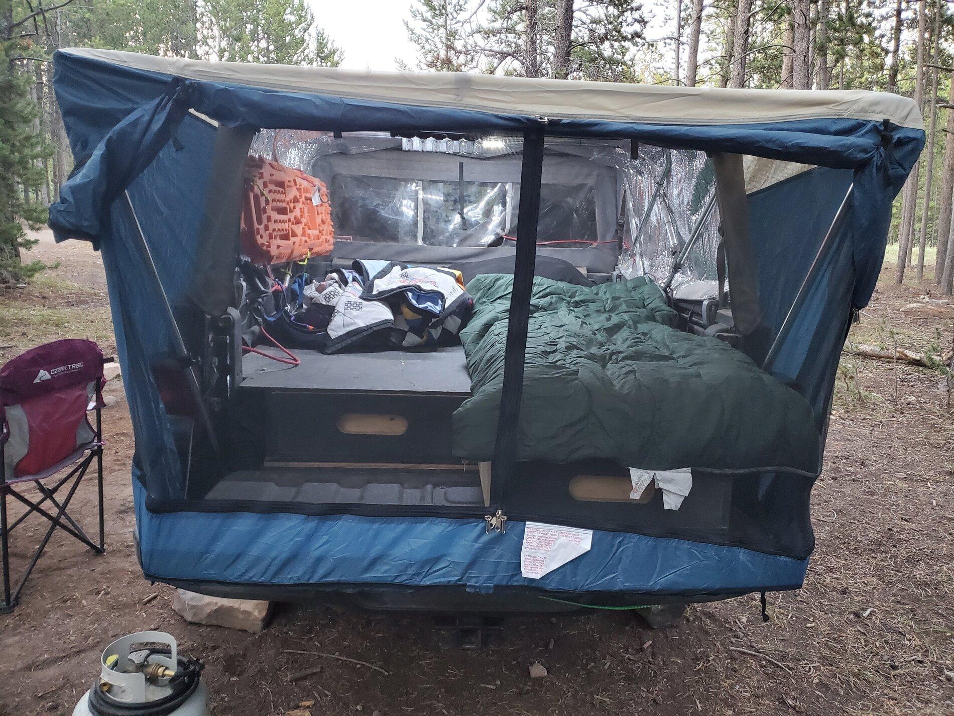 Jeep Gladiator Setting up for camping DAC Tent Gladiator Bed