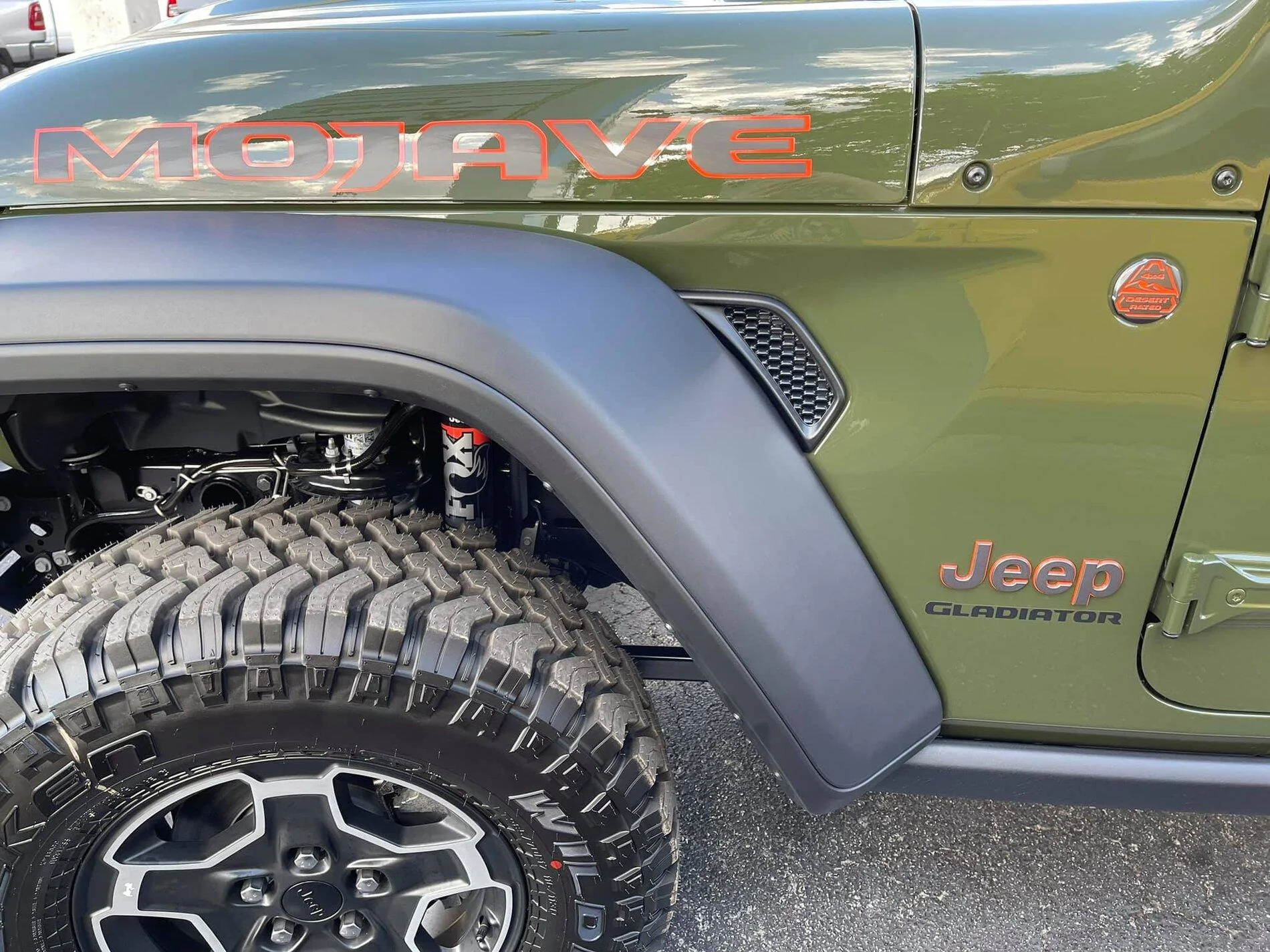 Jeep Gladiator MOJAVE Edition Gladiator JT Club B6E4AC4C-B6A7-4406-8A5D-8CEDC1A577B4