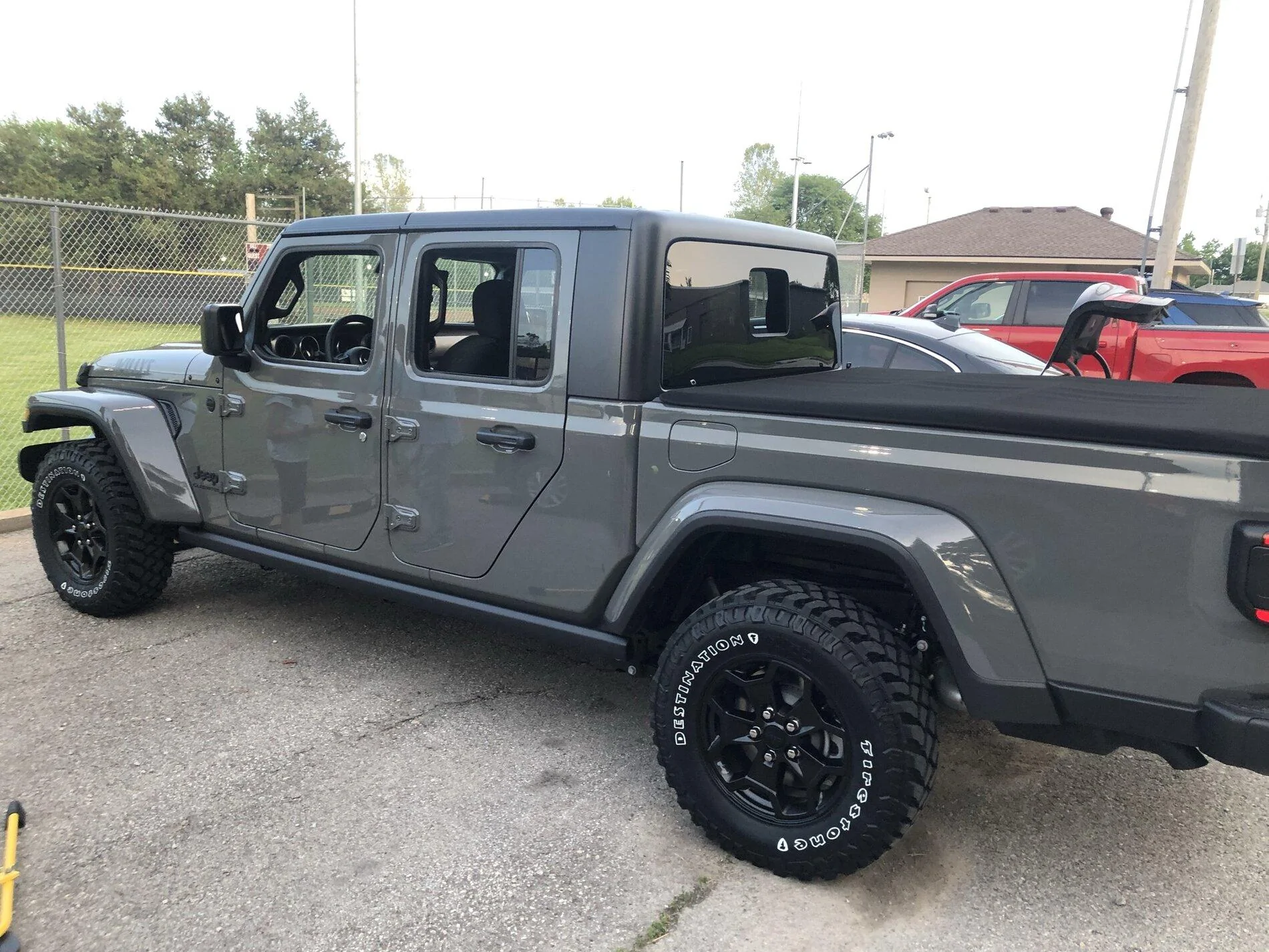 Jeep Gladiator SOLD - Kansas City Area - Black Hard top 68A295BA-C432-41F8-AFD9-7DB273BE3DC3