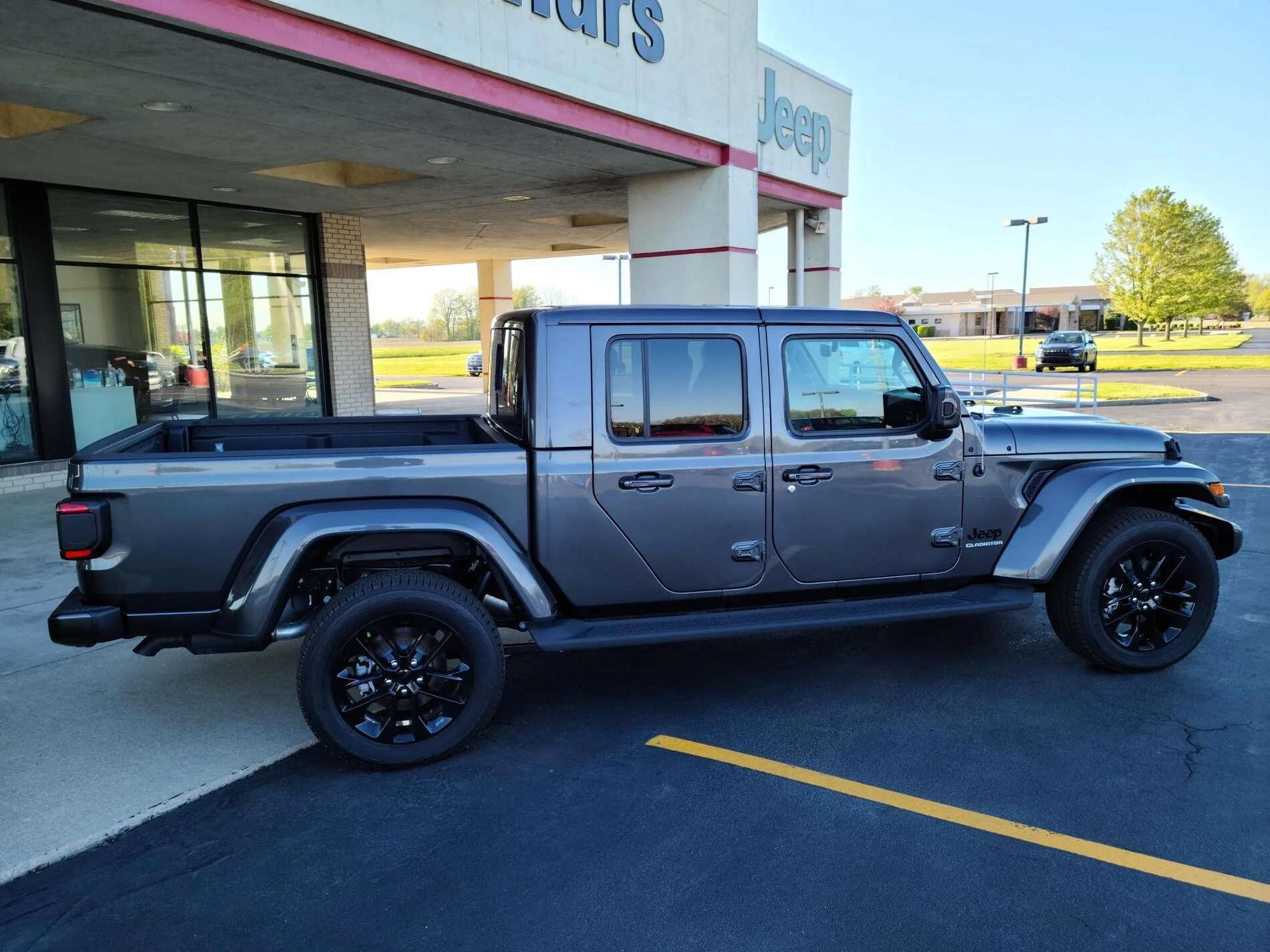 Jeep Gladiator Gladiator 3l turbo diesel and Silverado 3l turbo diesel.  I’ve got both so mini review. UPDATE! VWxHkFR