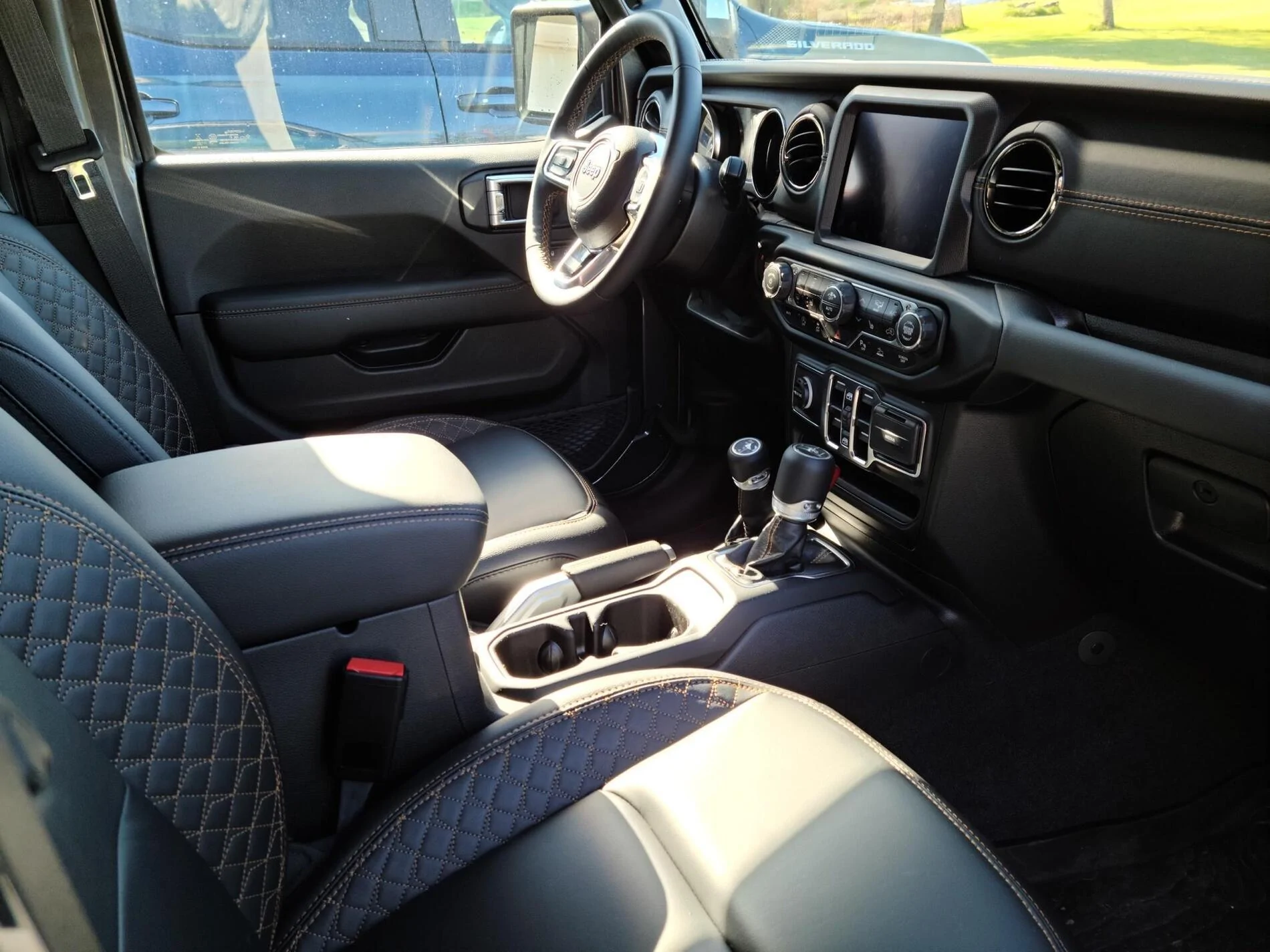 Jeep Gladiator Gladiator 3l turbo diesel and Silverado 3l turbo diesel.  I’ve got both so mini review. UPDATE! ihGh3em