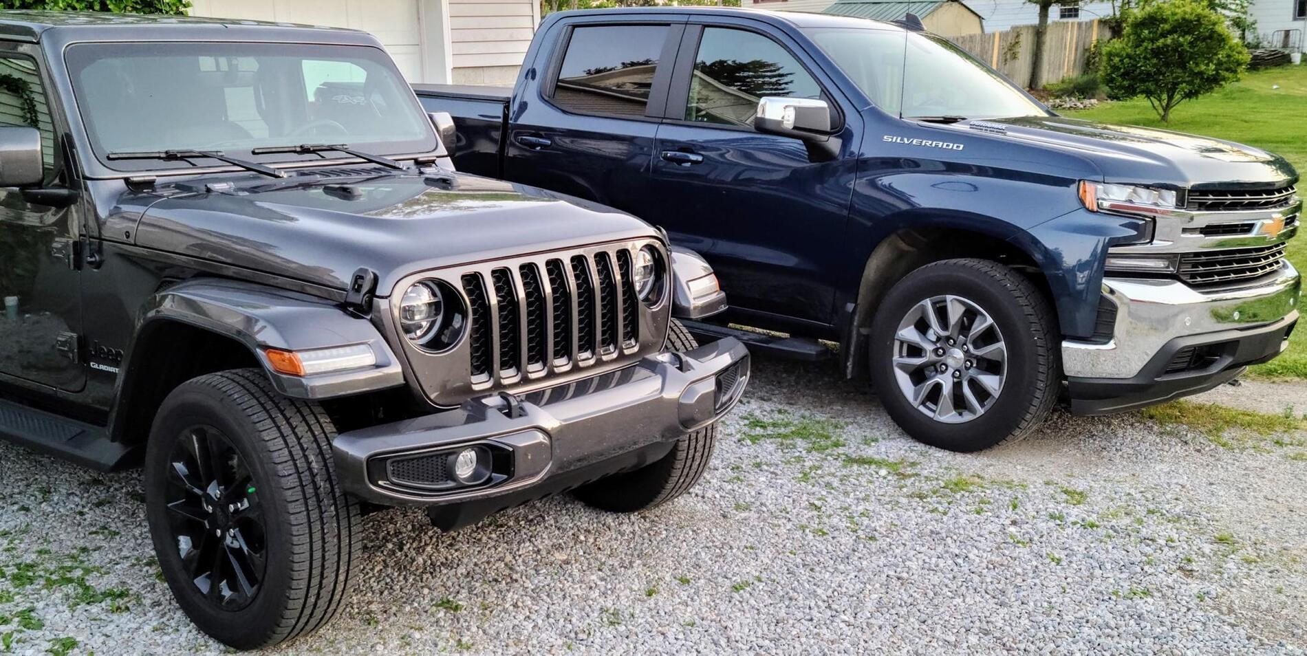 Jeep Gladiator Gladiator 3l turbo diesel and Silverado 3l turbo diesel.  I’ve got both so mini review. UPDATE! DHESbC