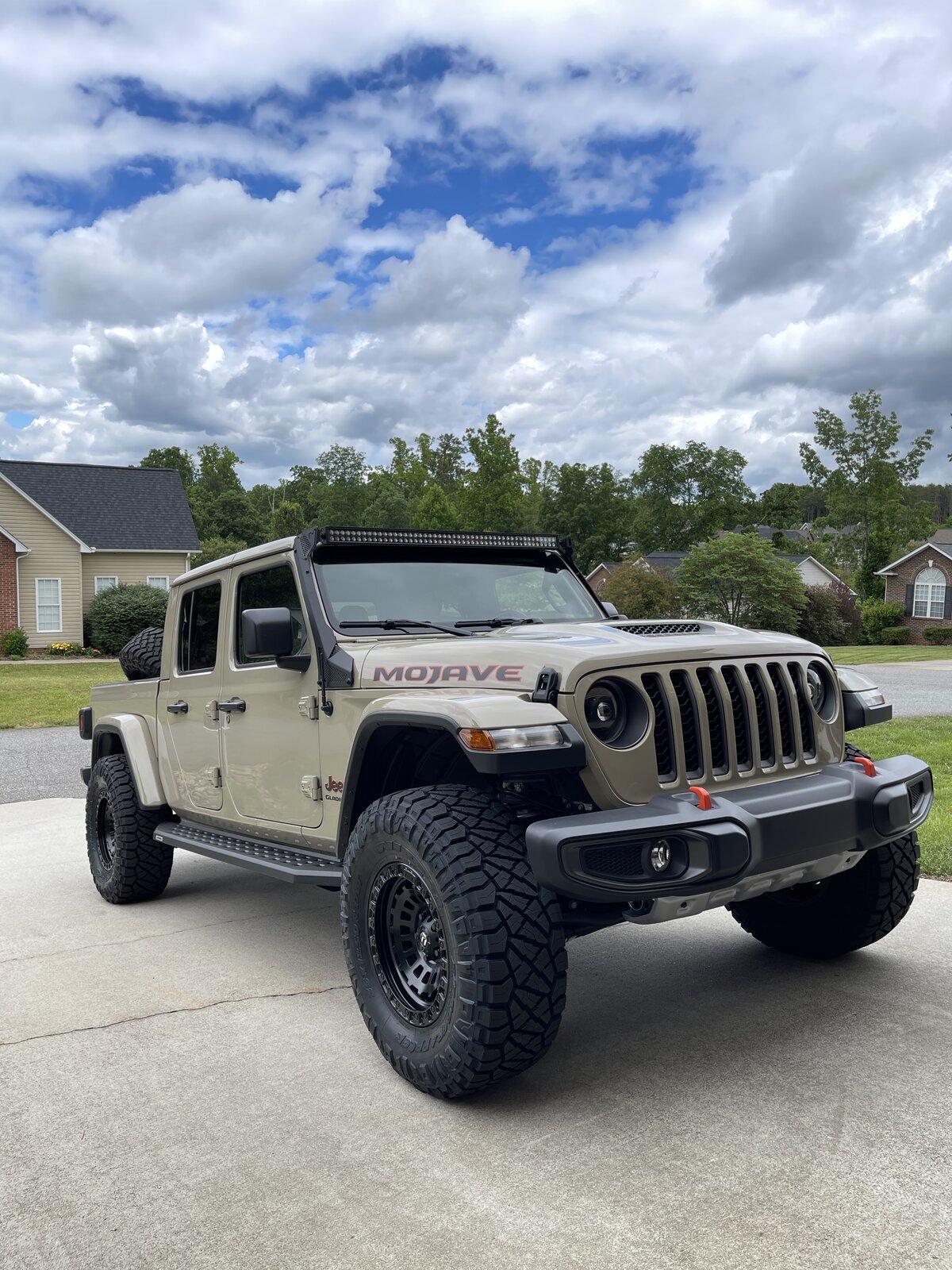 Jeep Gladiator MOJAVE Edition Gladiator JT Club 0595FFCA-11A8-4586-81D5-53691929F51D