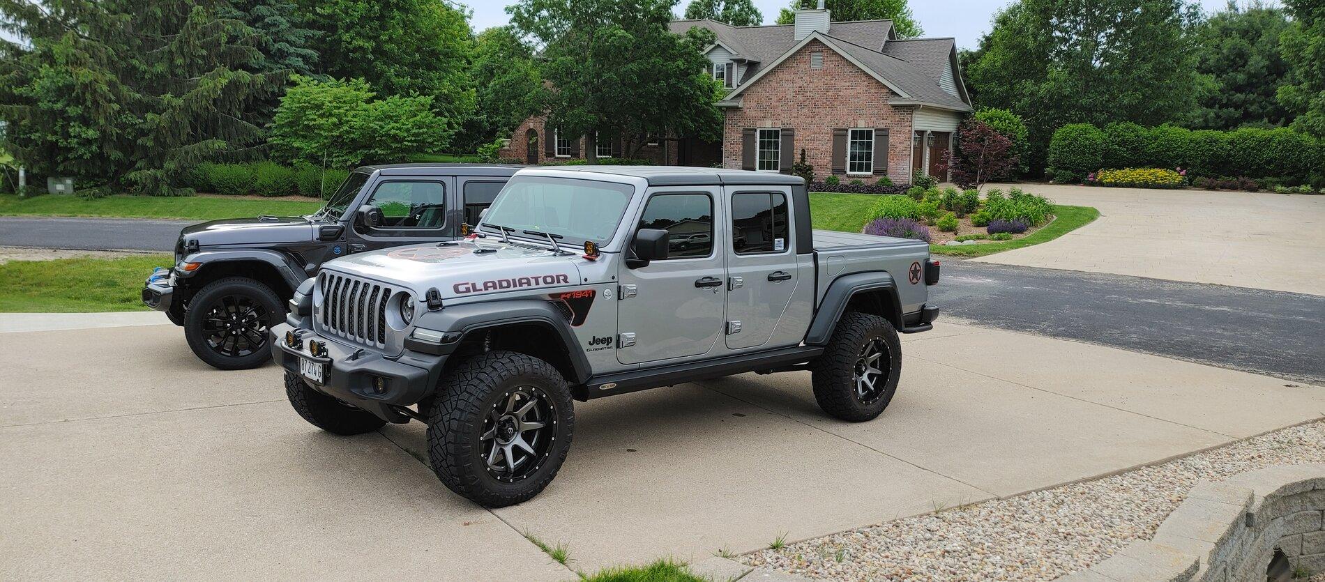 Jeep Gladiator Wife got a 4xe! Awesome! 0530211800