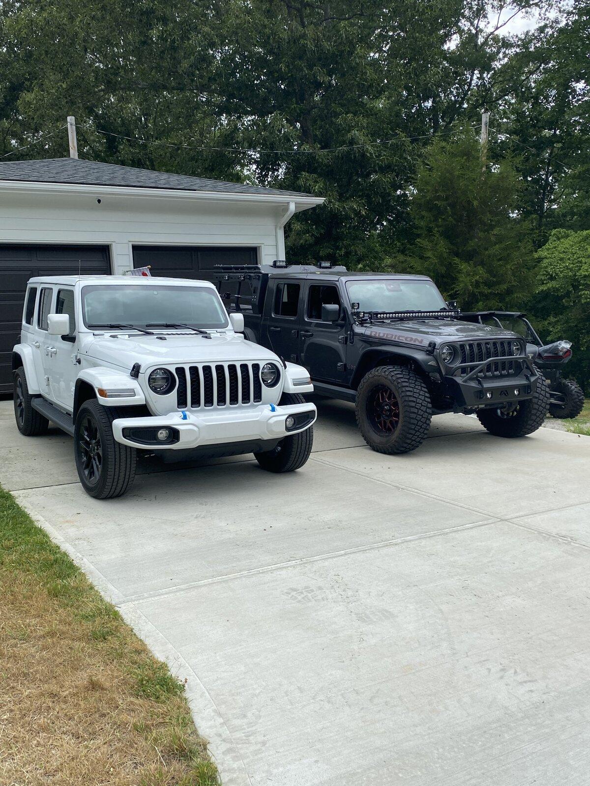 Jeep Gladiator Wife got a 4xe! Awesome! 7A58312F-FC11-4F21-8B38-49DE639C898B