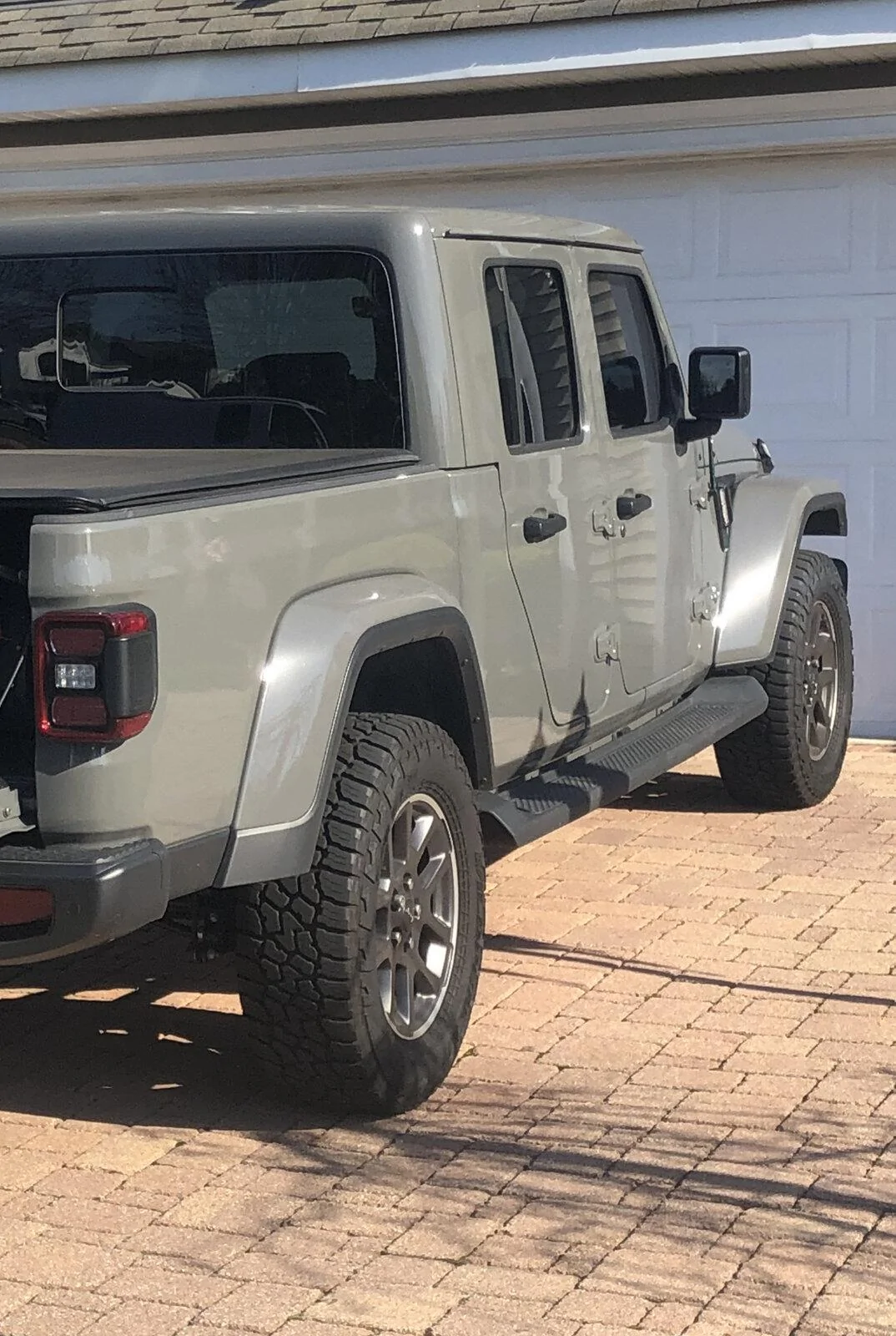 Jeep Gladiator Noob Question: swapping out rubicon wheels and tires 34CFDBF4-4A4E-4E62-99FC-8EB1D32DE172