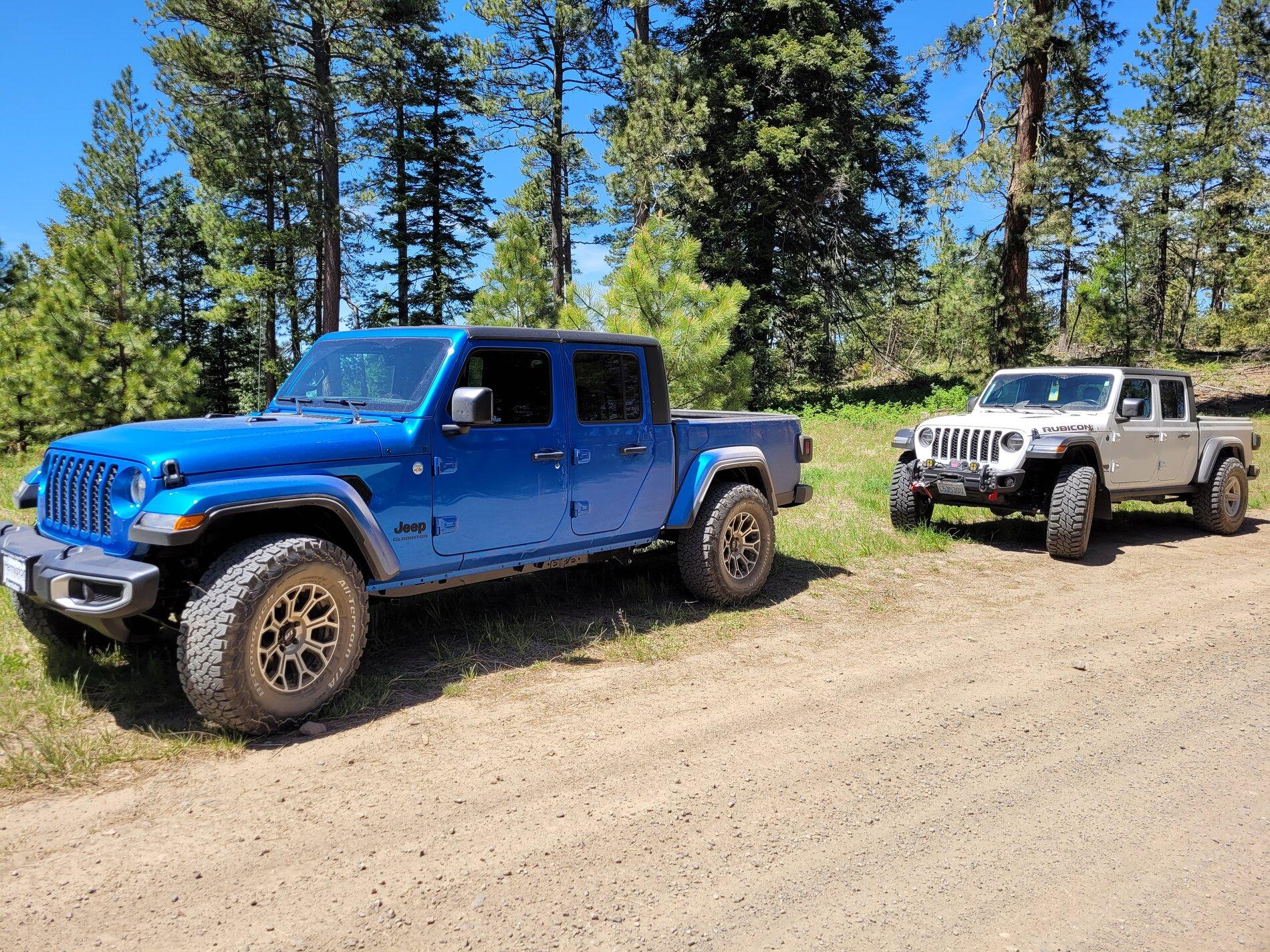 Jeep Gladiator HYDRO BLUE PEARL Gladiator JT Club 20210529_130227