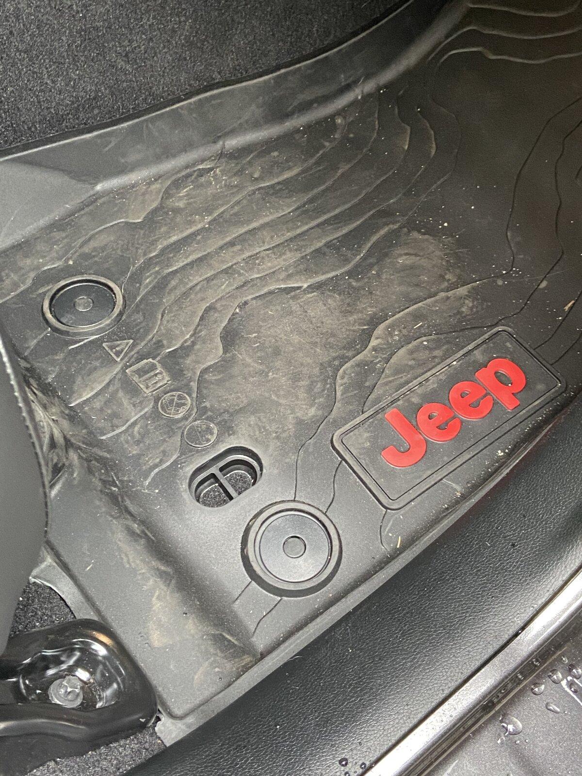 Jeep Gladiator Help from Gladiator owners with Jeep/Mopar Brand Slush Mats installed at dealer - Drain Hole?? FE6688D1-32C6-4B2D-B818-4825E4672131