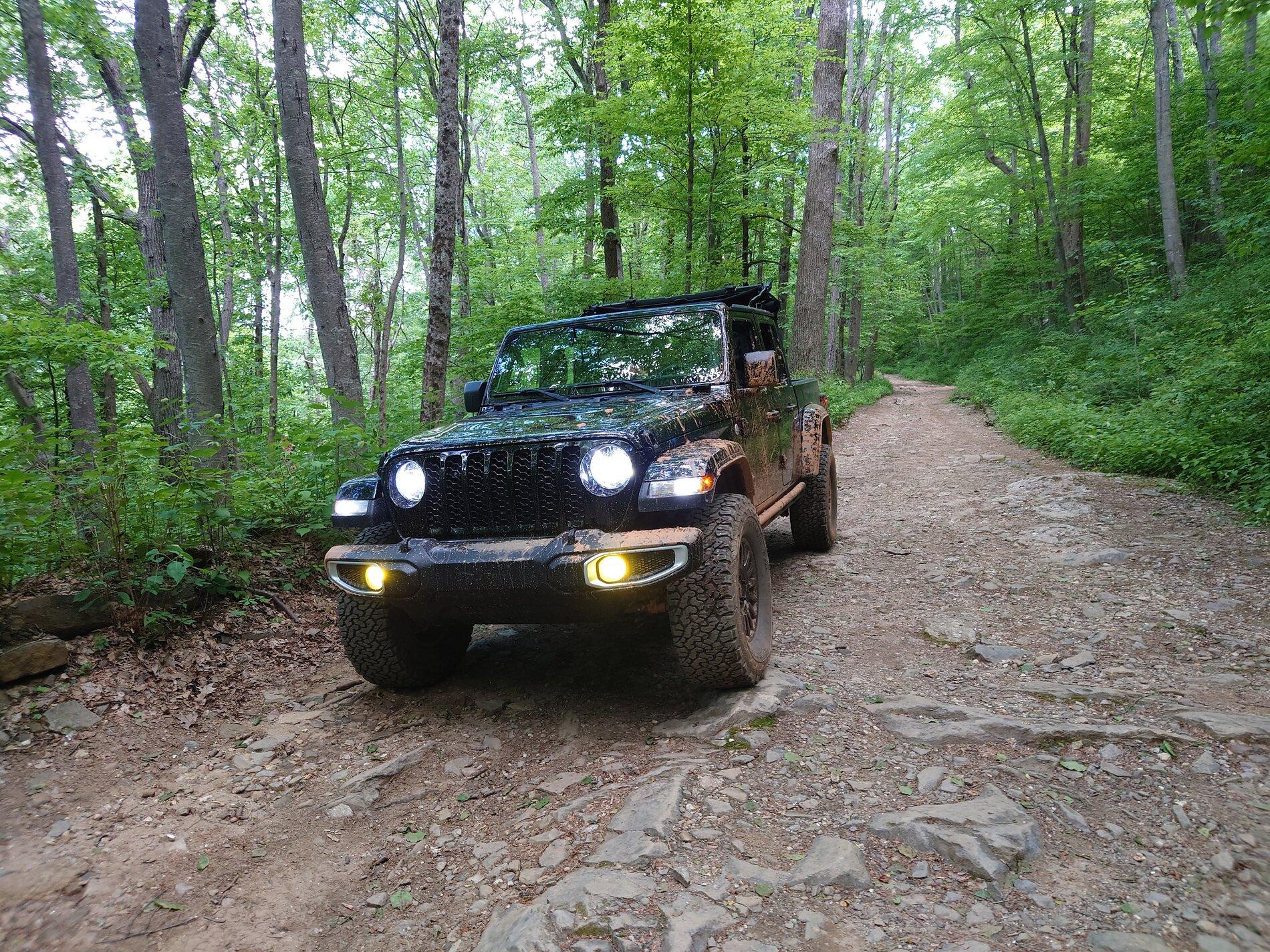 Jeep Gladiator Aonarch's 2021 Sport S Max Tow DSC_0518.JPG