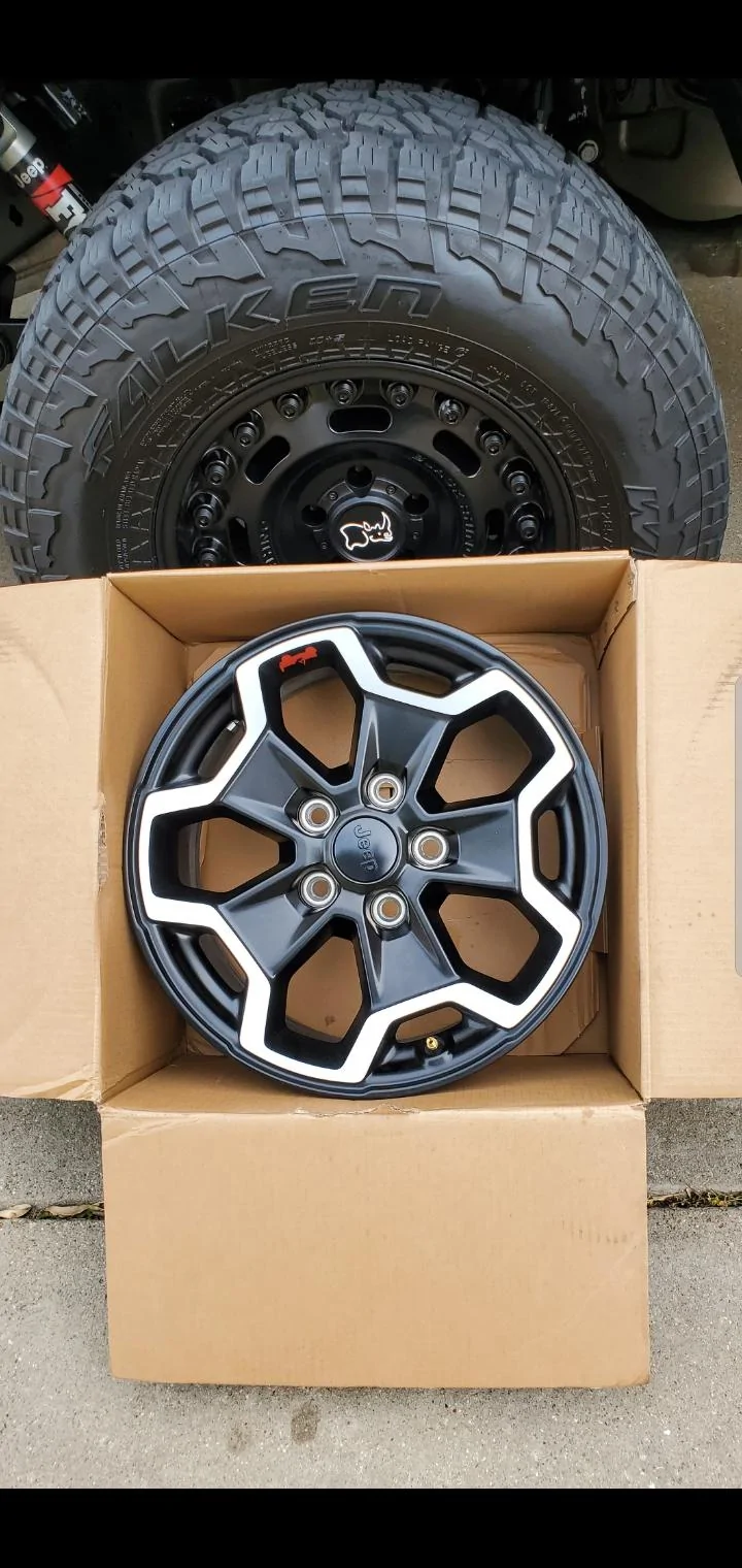 Jeep Gladiator Rubicon upgrade option wheels 600 obo Screenshot_20210531-211538_Gallery