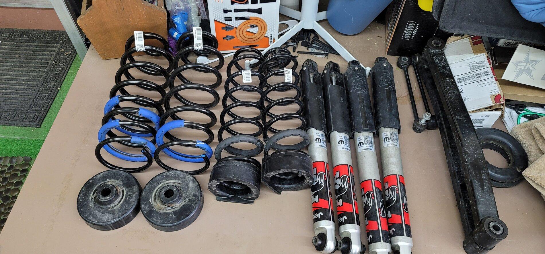 Jeep Gladiator Rubicon takeoff suspension and Rockrawler 1.5 inch budget boost $400 20210531_184339