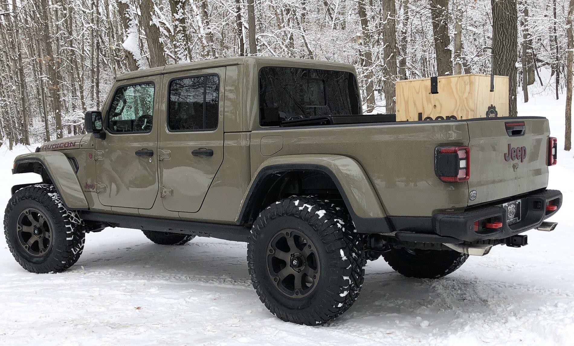Jeep Gladiator Looking for photos of Gladiator w/ Tall and Skinny Tires... IMG_2754