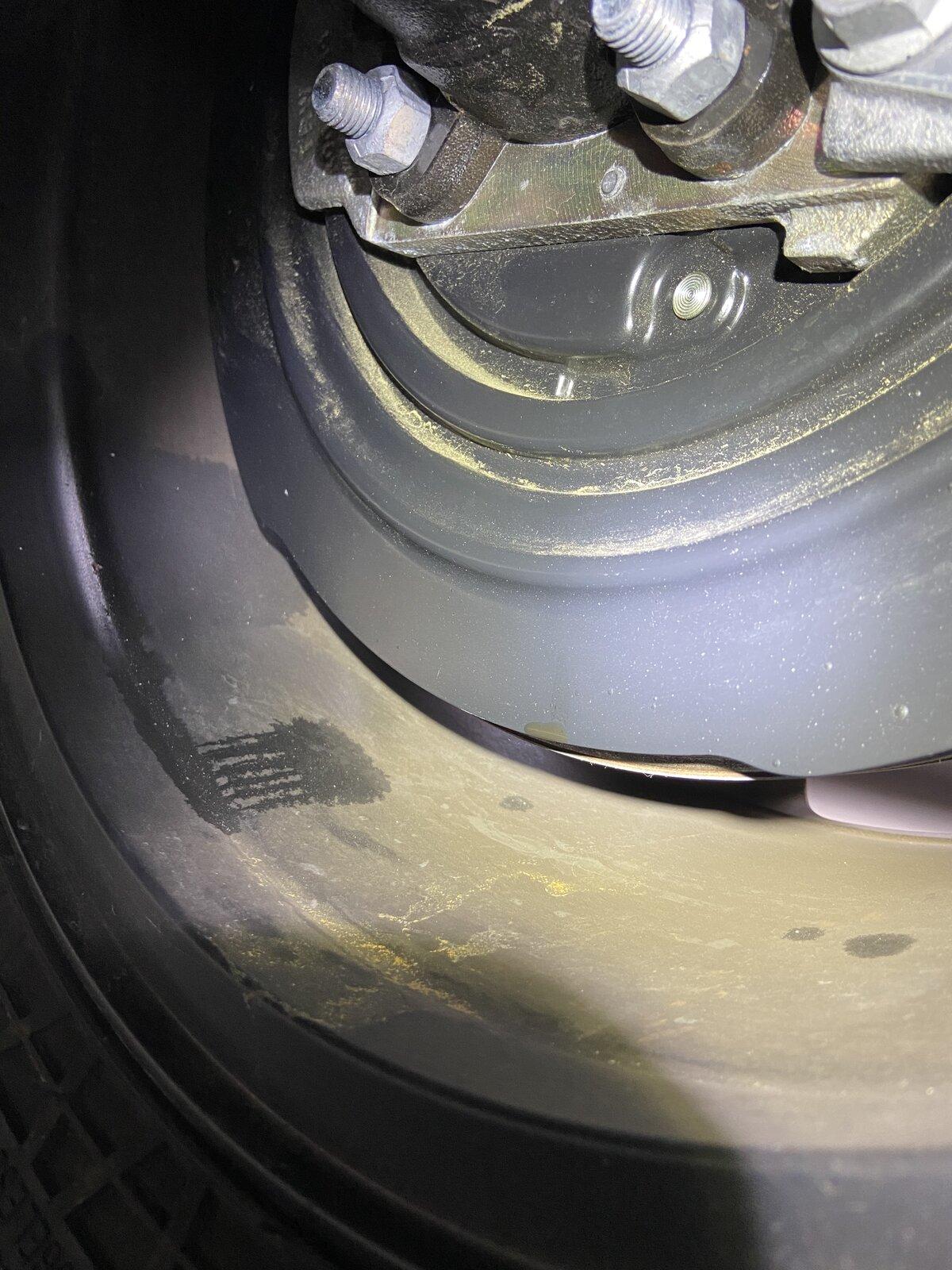 Jeep Gladiator Leaking axle seal? 01423659-8EFC-449D-9E3B-02E1656742CA