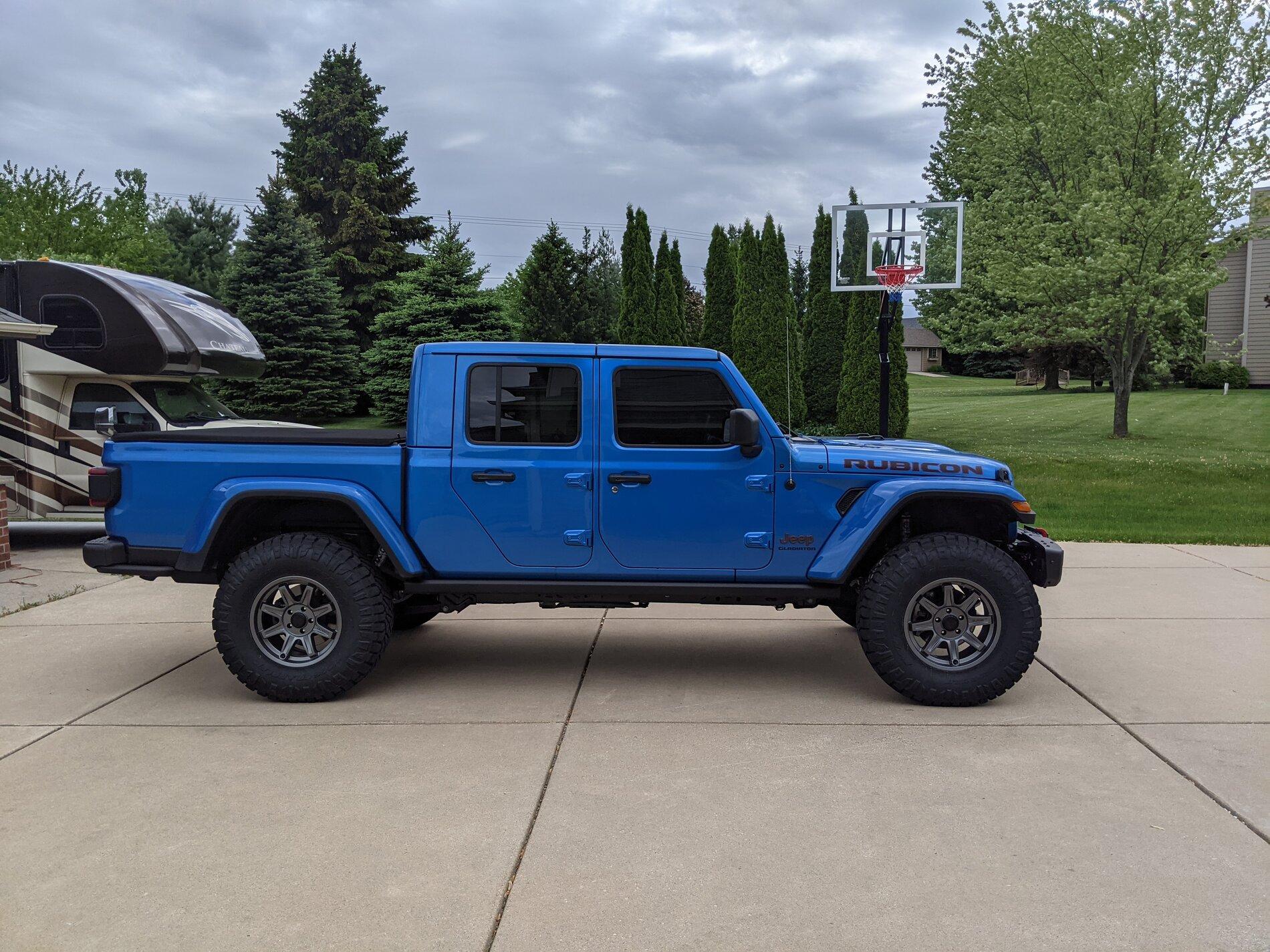 Jeep Gladiator HYDRO BLUE PEARL Gladiator JT Club PXL_20210528_215312235