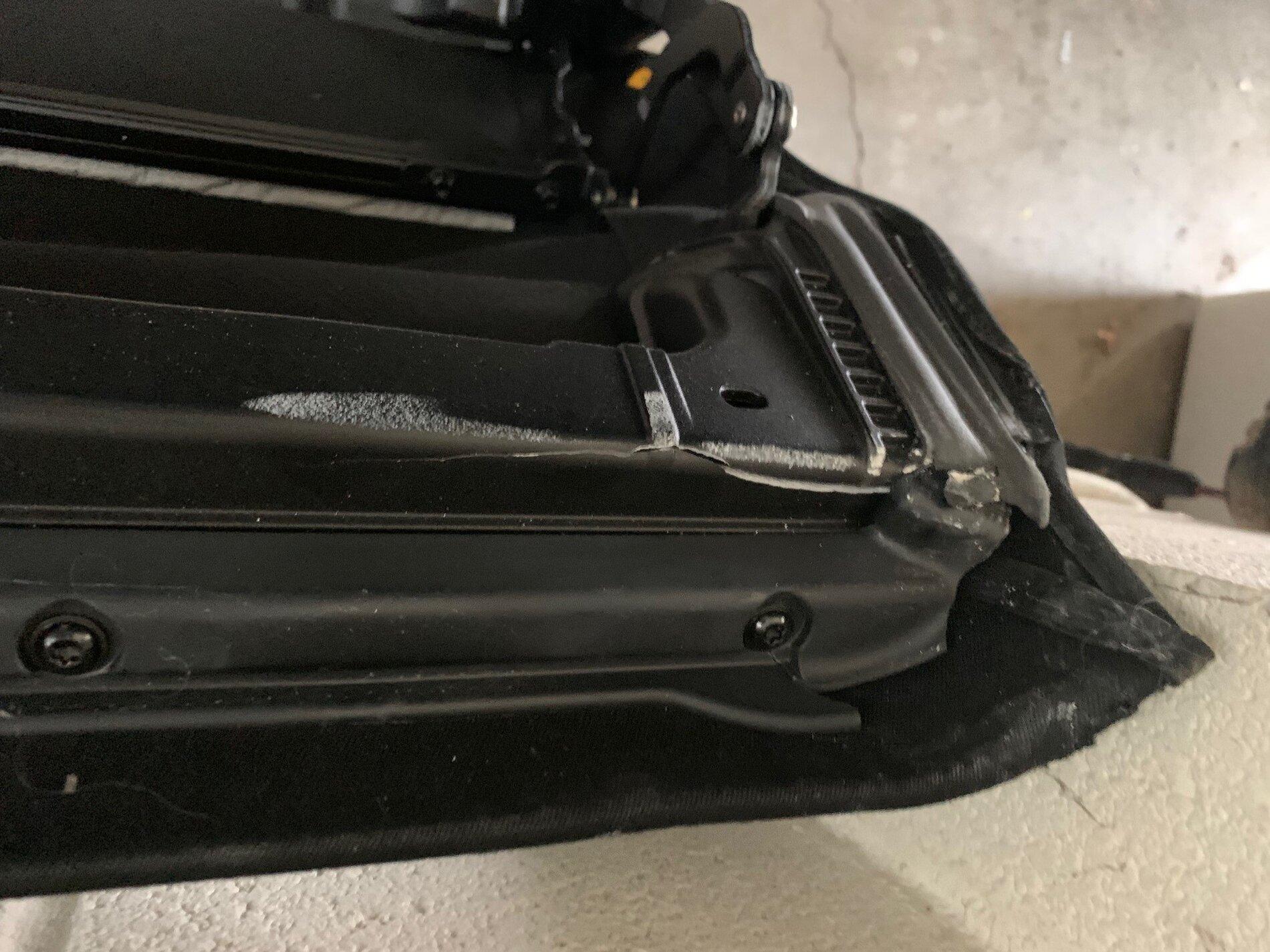 Jeep Gladiator Damaged Bestop Sunrider Opposite Side Cracked Corner