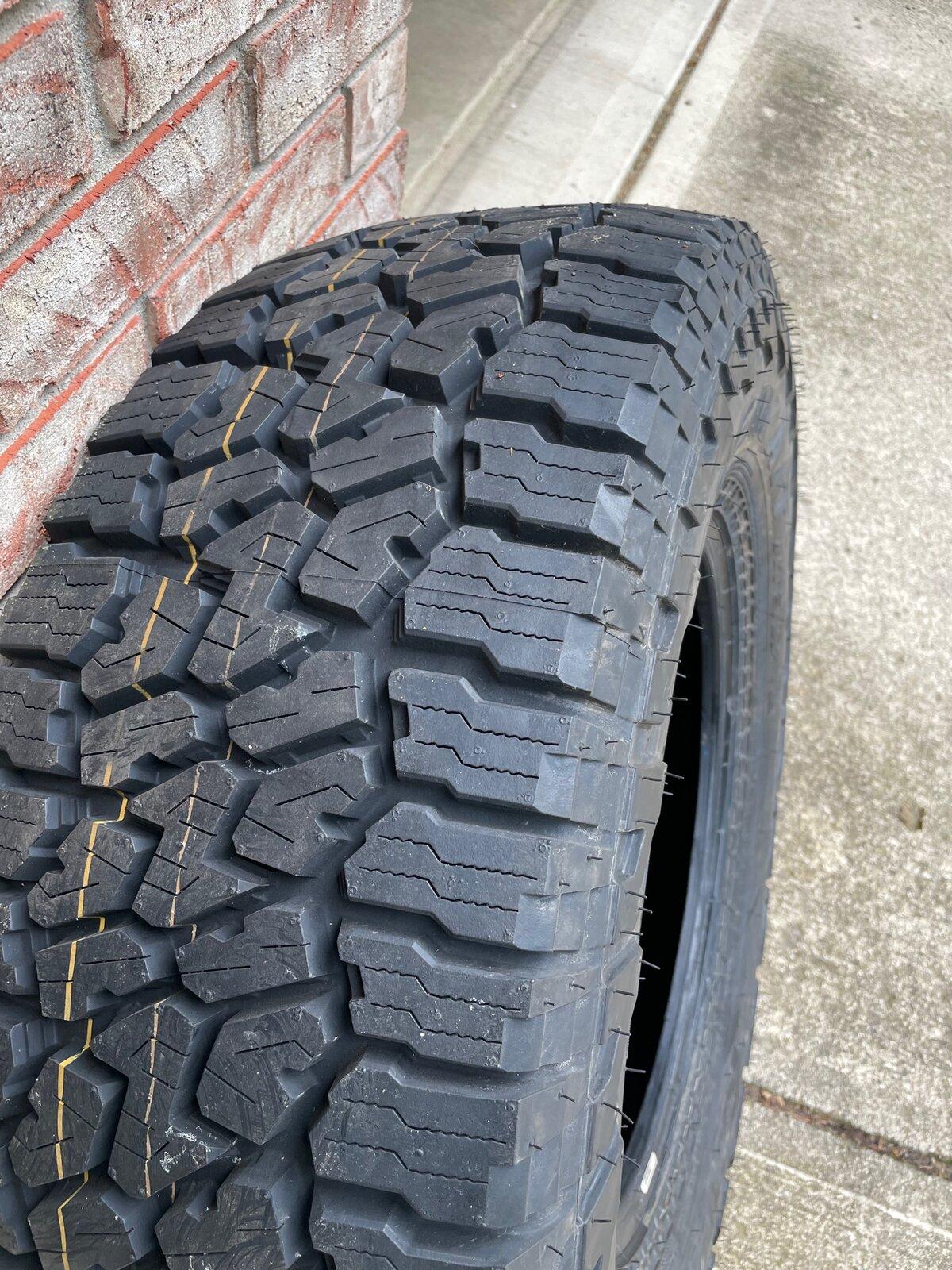 Jeep Gladiator 5 Falken Wildpeak AT3w 285/70R17 tires IMG_3527