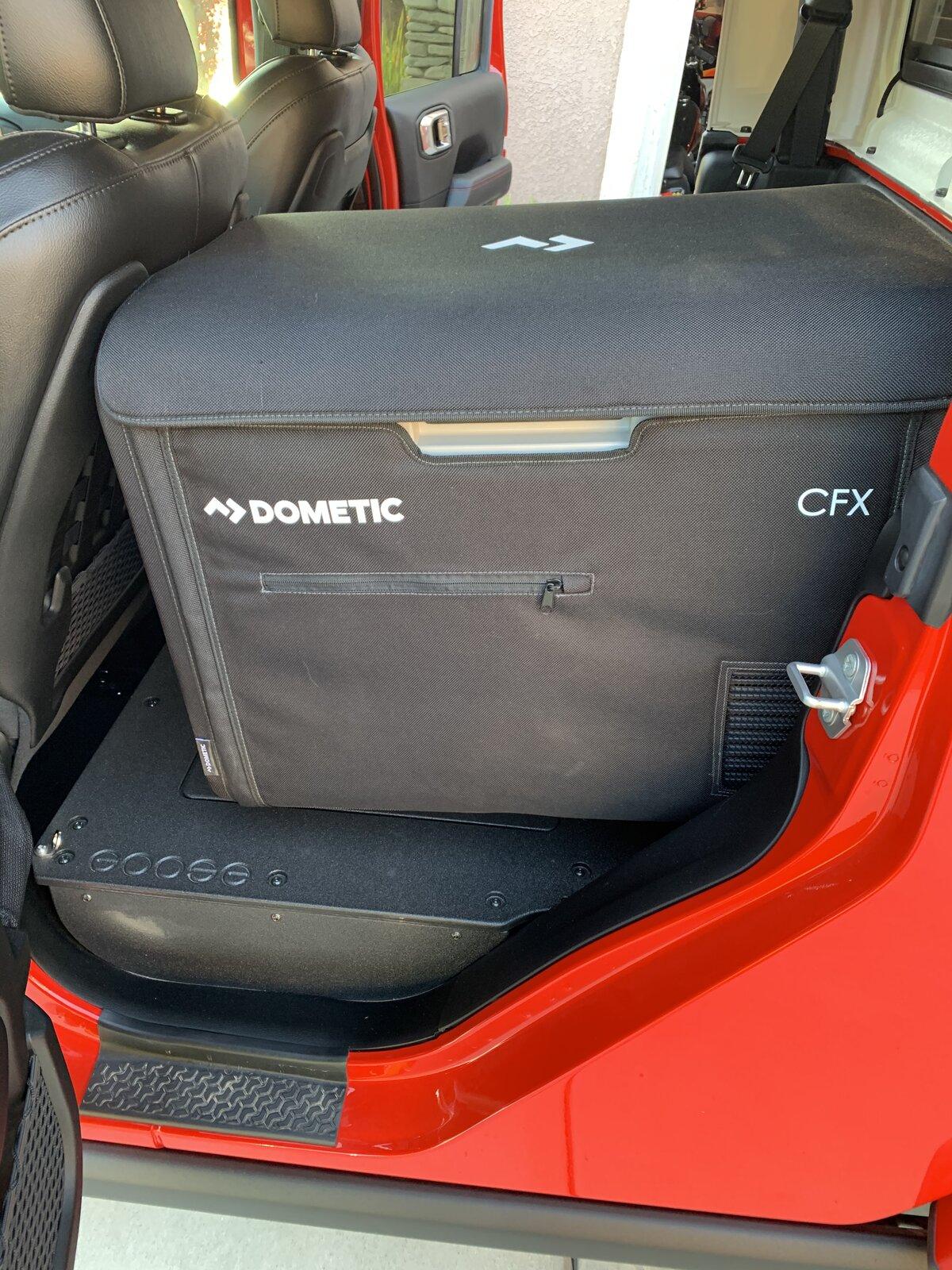 Jeep Gladiator Dometic CFX3 55IM in 40% Rear Seat 44FA1825-D72E-43A7-89EF-6F0BA82FA06D