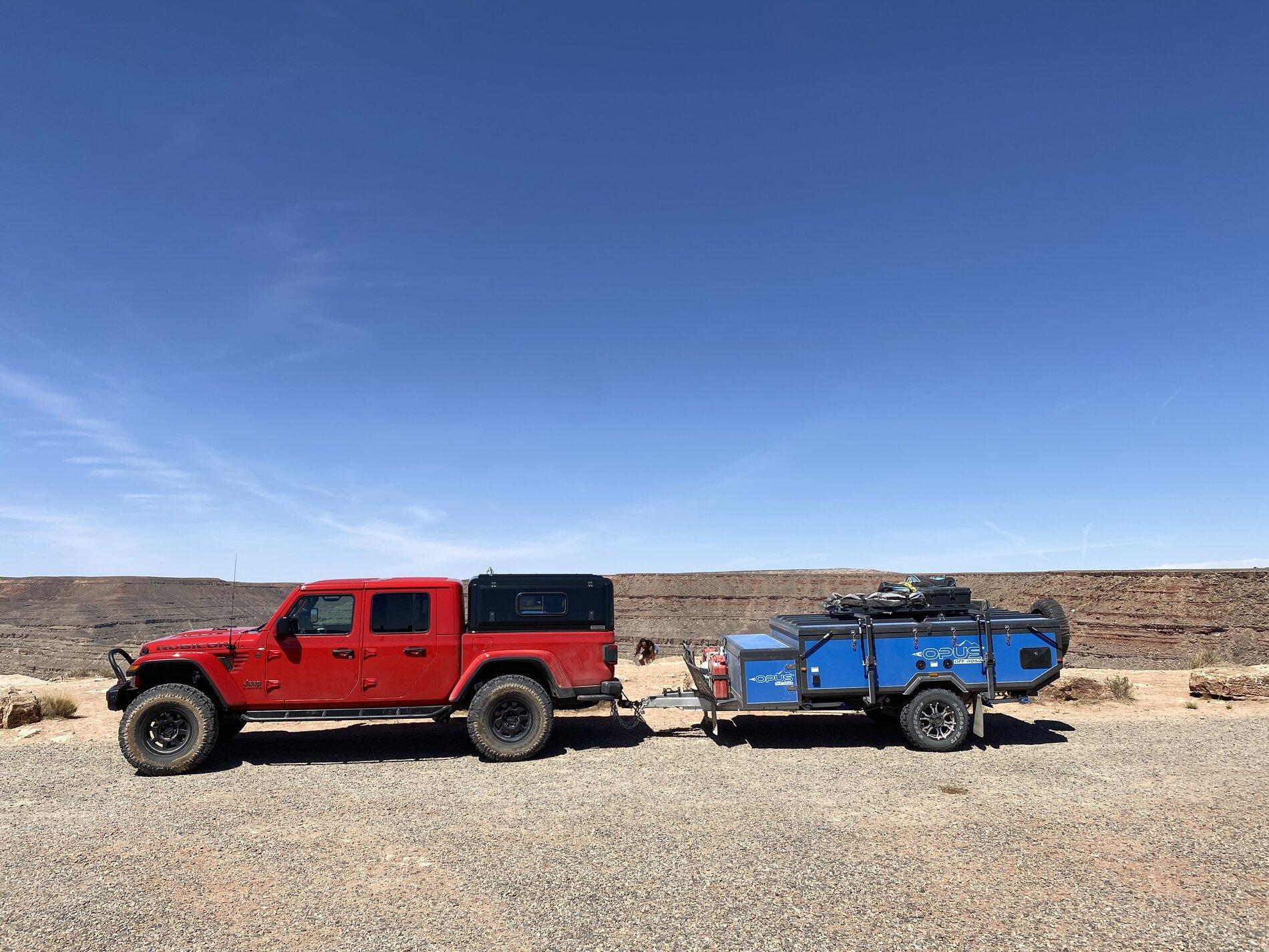 Jeep Gladiator 2.5” Clayton Lift with rear helper Air Bags IMG_6736.JPG