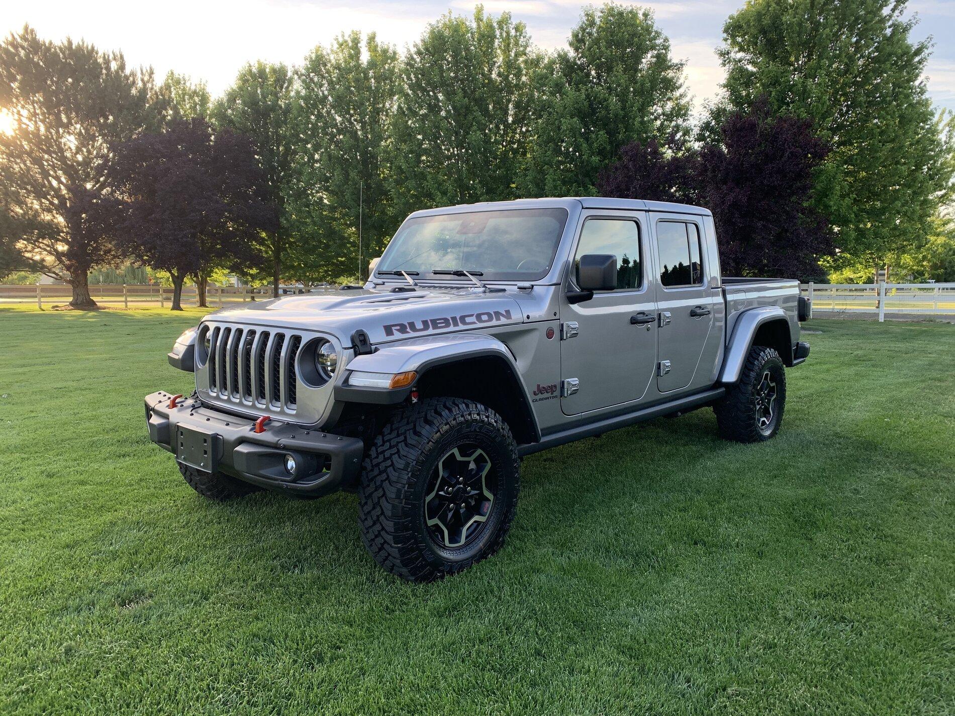 Jeep Gladiator BILLET SILVER Gladiator JT Club IMG_1784.JPG