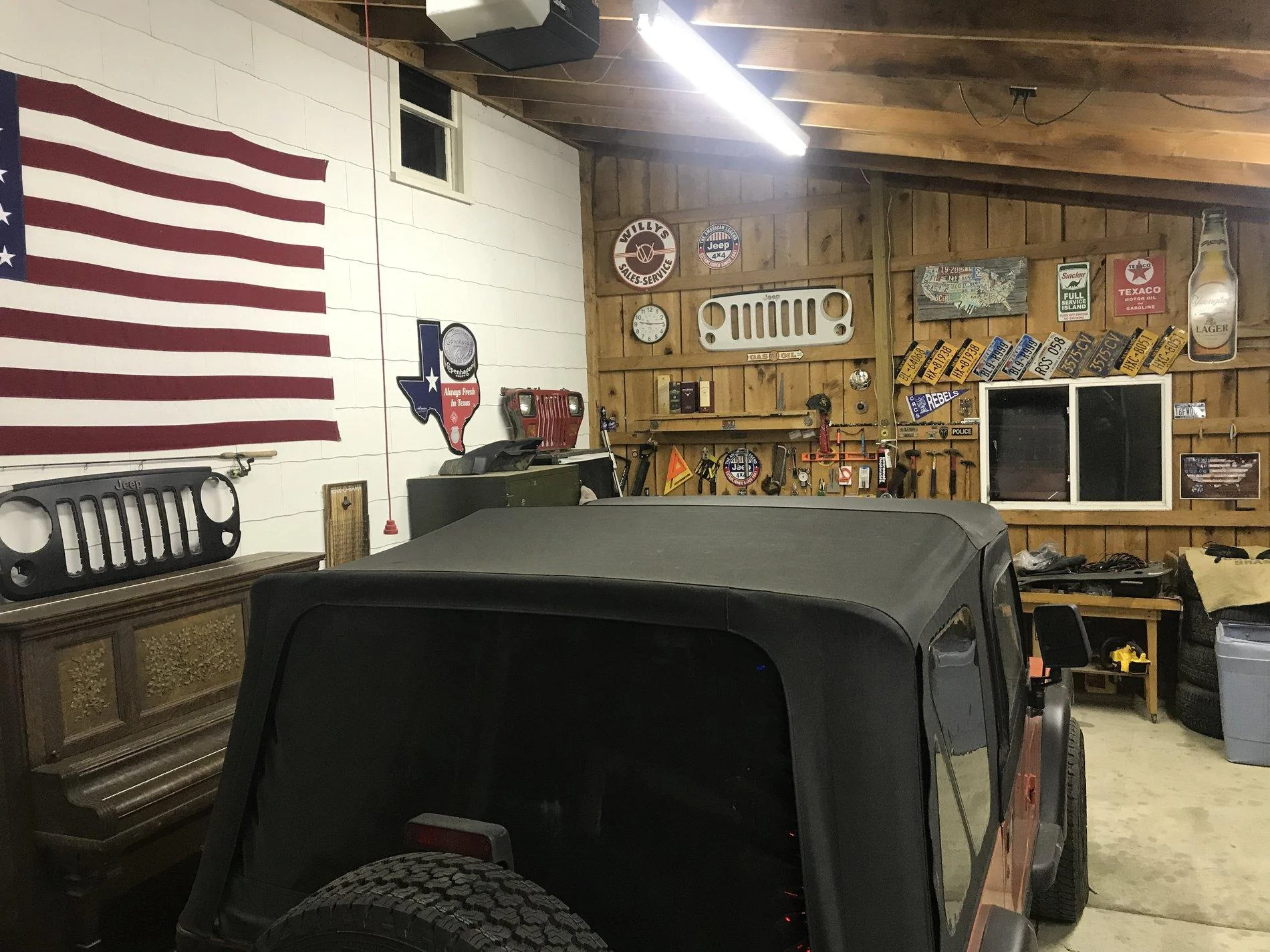 Jeep Gladiator Hey Gladiator guys and gals let’s see your Fortress D17A26EF-86E9-42BB-A806-3A3C06FA36C2