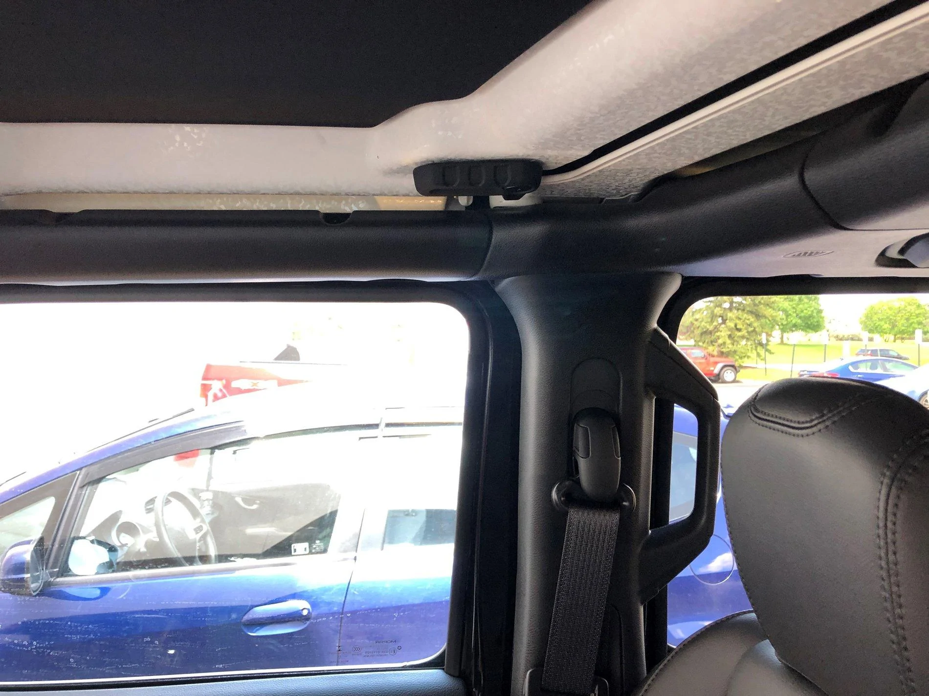 Jeep Gladiator No padding wrapped around the JT's roll bars? roll1