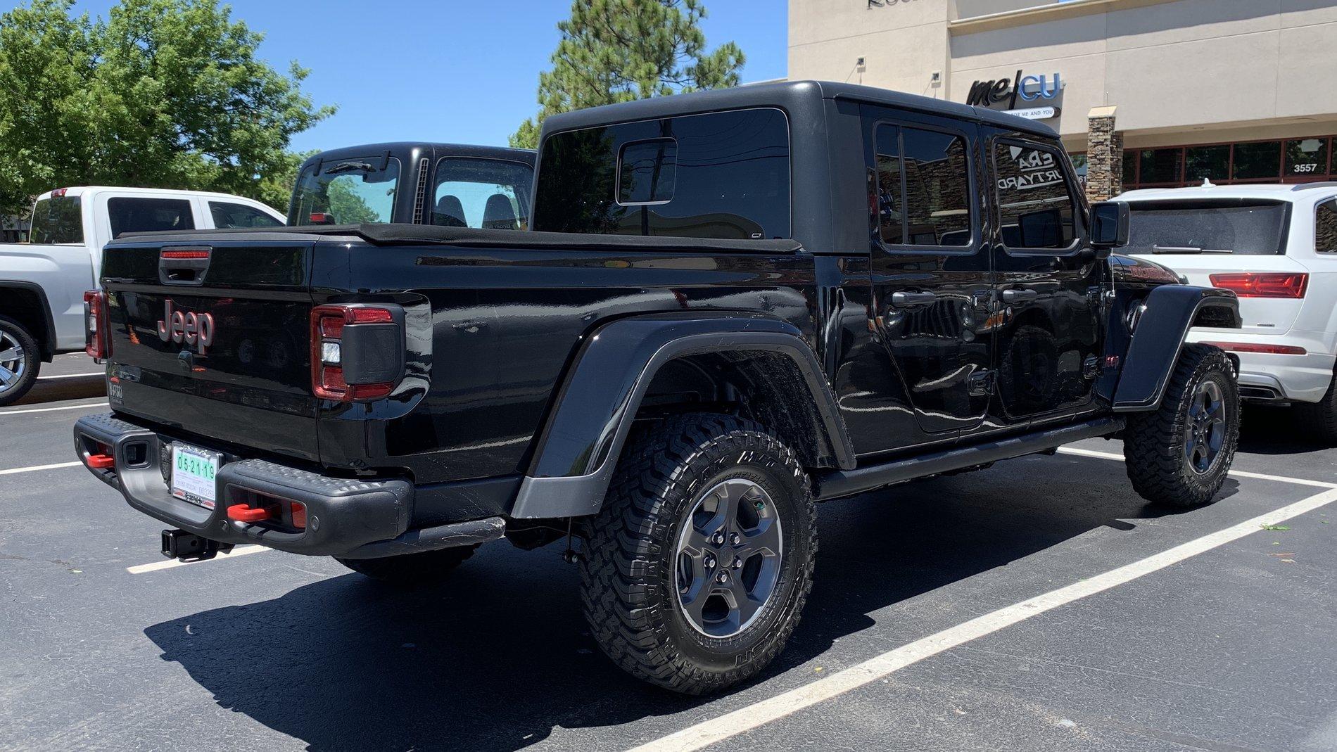 Jeep Gladiator BLACK Gladiator JT Club IMG_4283 2