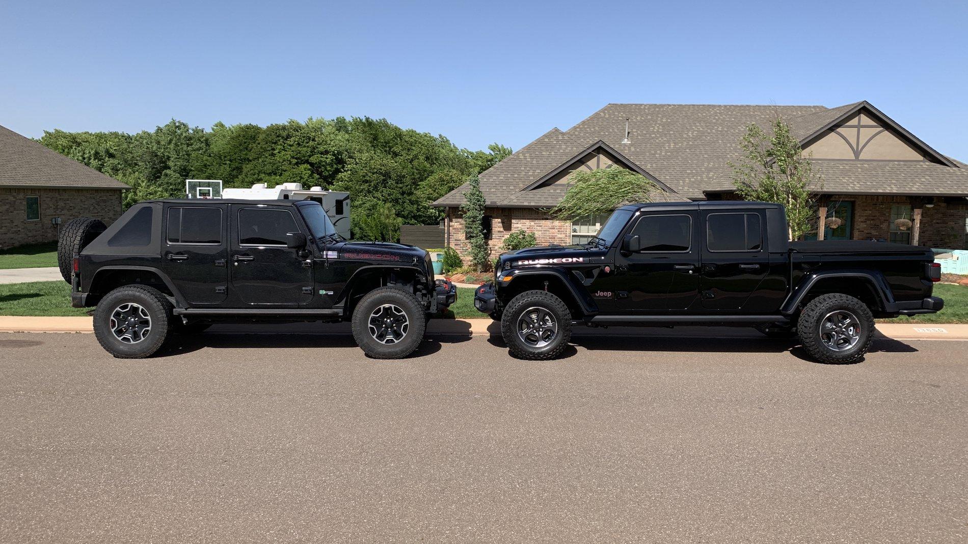 Jeep Gladiator BLACK Gladiator JT Club IMG_4302