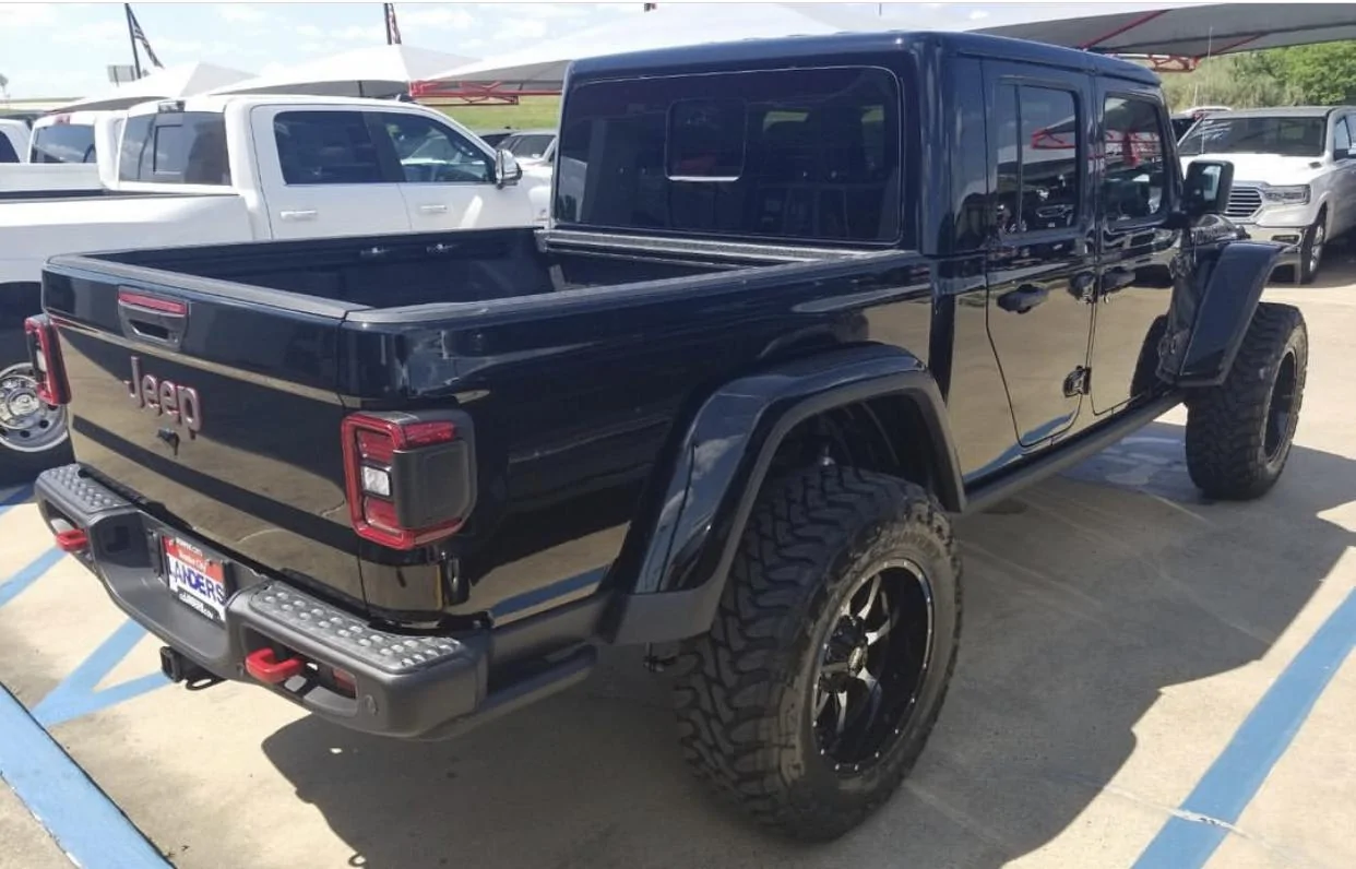 Jeep Gladiator BLACK Gladiator JT Club 8E27E13E-EBF0-4D27-8EF6-827A2084712C